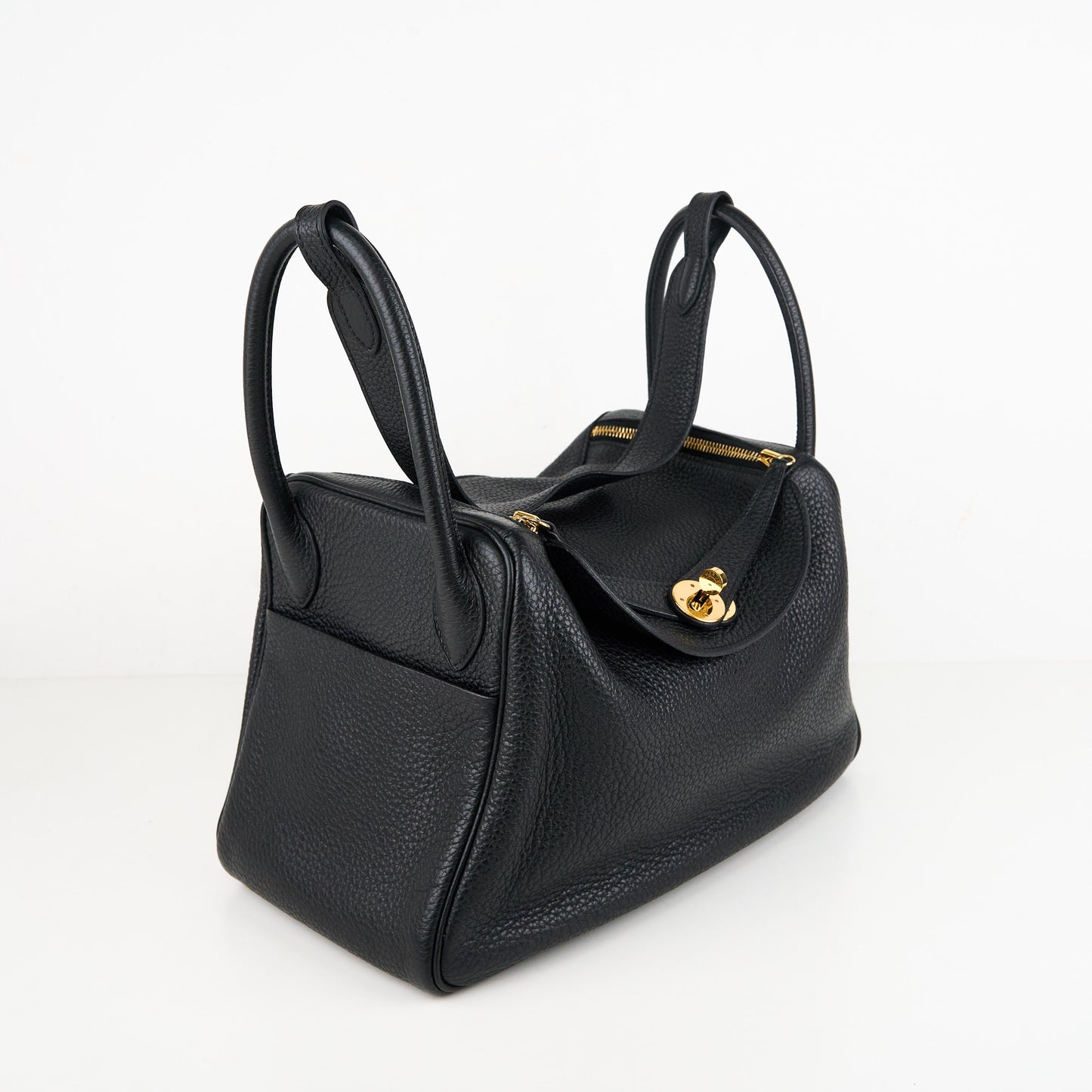 Hermes| Lindy 30 2-way Handbag Black Taurillon Clemence 2011