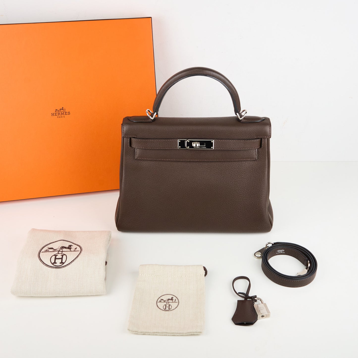 Hermes| Kelly 28 Handbag Togo Chocolate 2007