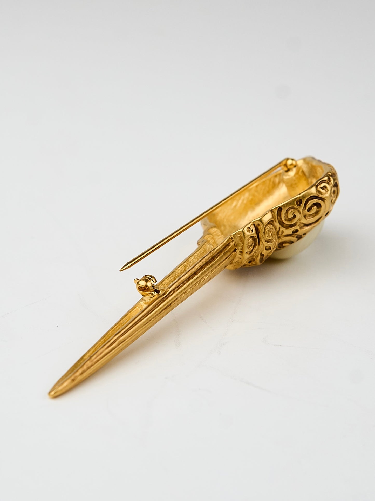 Givenchy| Vintage Brooch Gold Plated