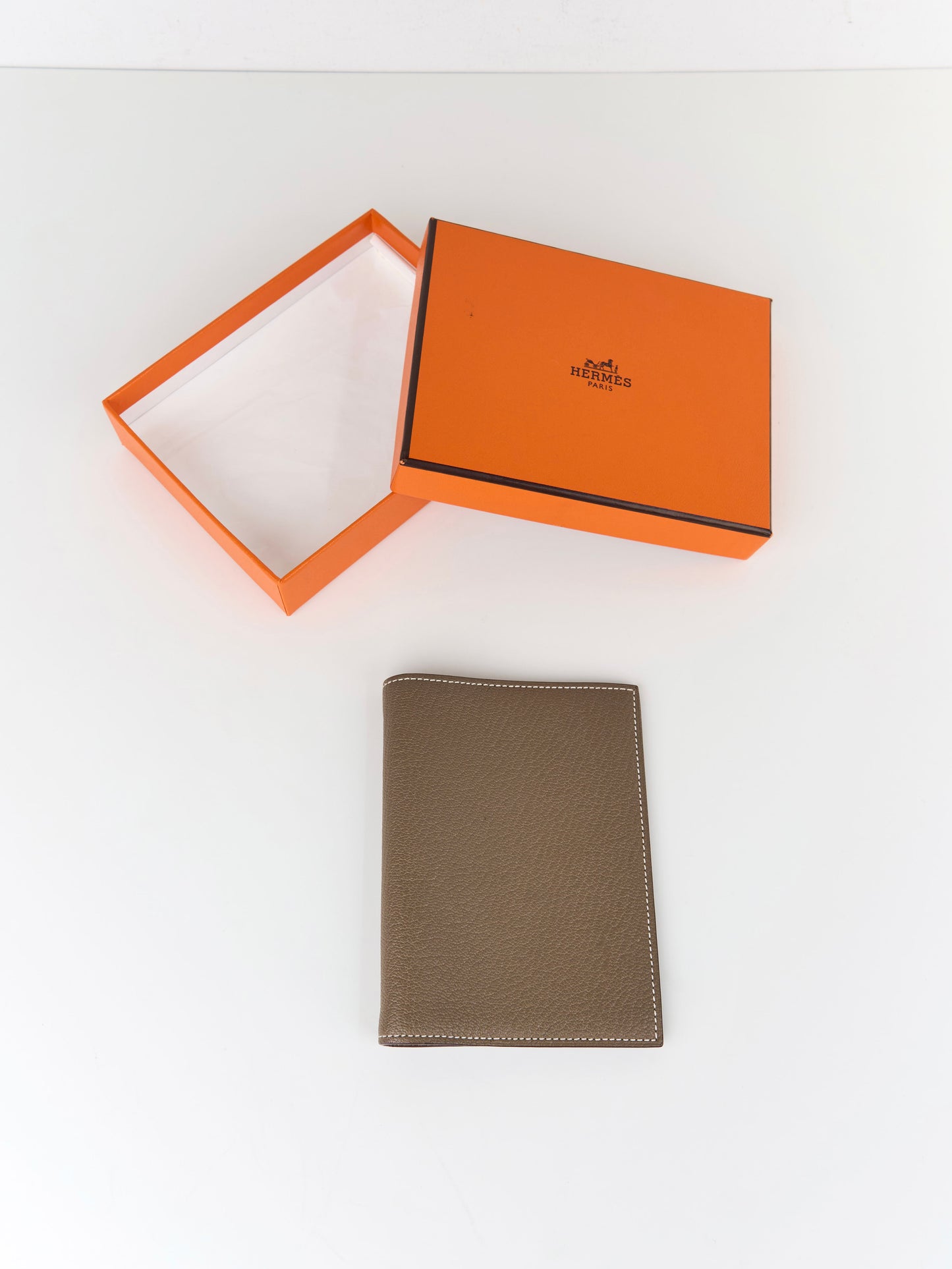 Hemres| Journal Case Etoupe cherve 2023