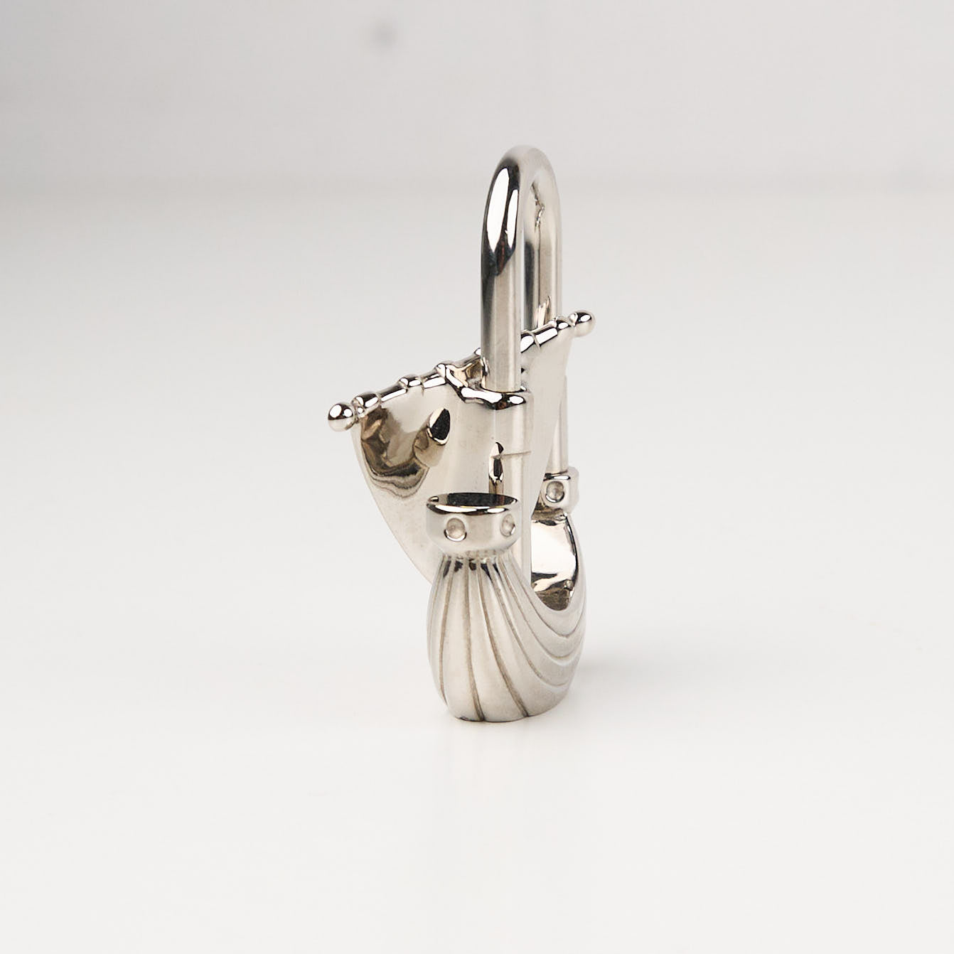 Hermes| Palladium Plated L'Air De Paris Cadena Lock 2006