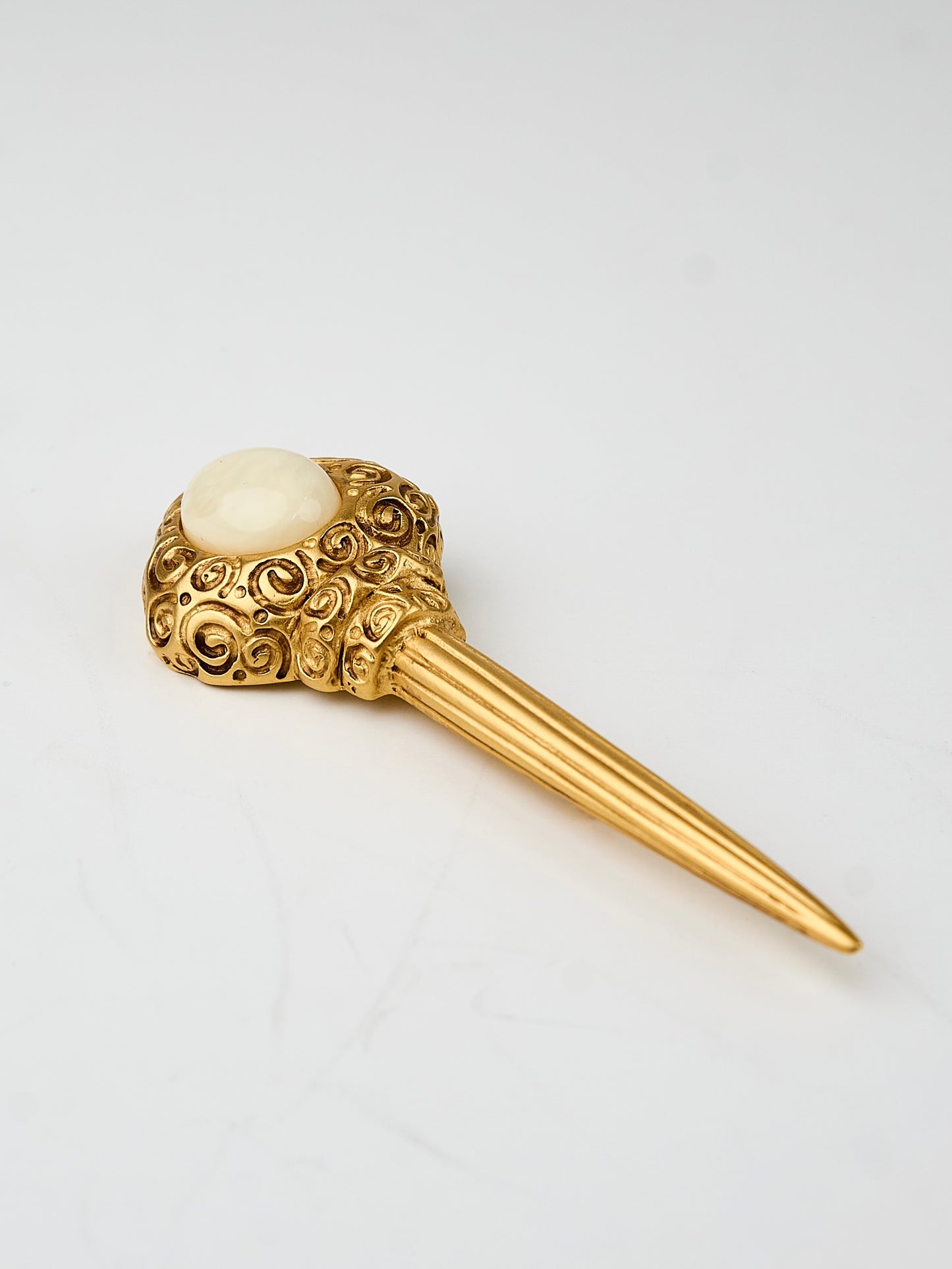 Givenchy| Vintage Brooch Gold Plated