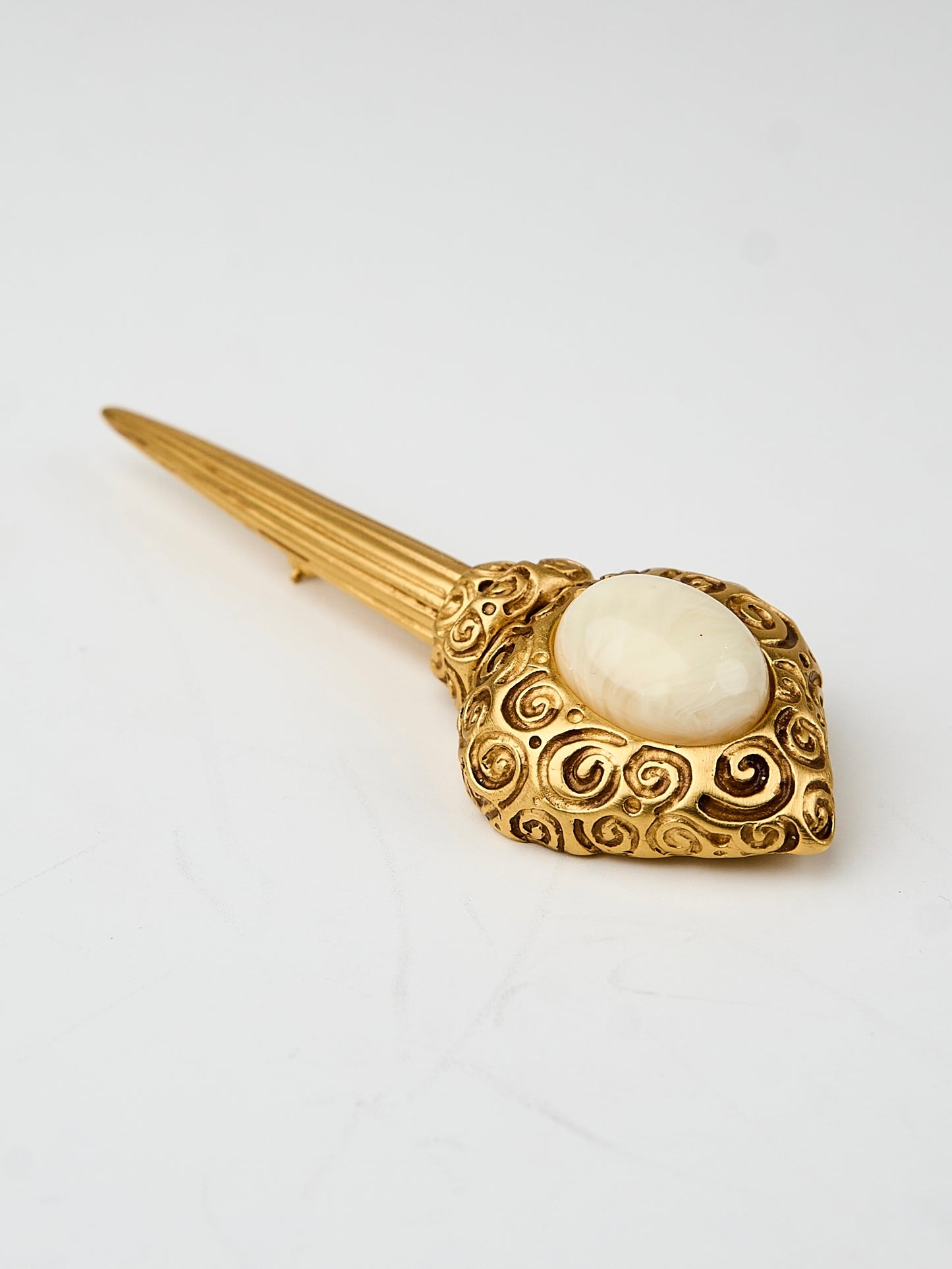 Givenchy| Vintage Brooch Gold Plated