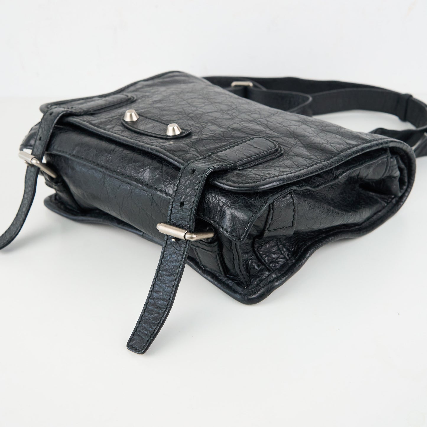 Balenciaga |Black messenger shoulder bag Archive city Leather
