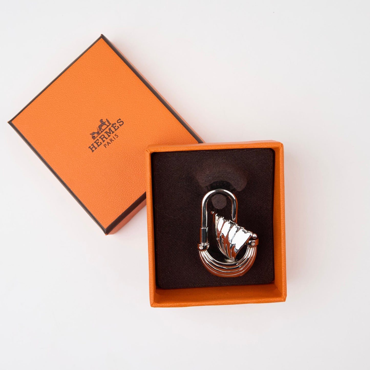 Hermes| Palladium Plated L'Air De Paris Cadena Lock 2006