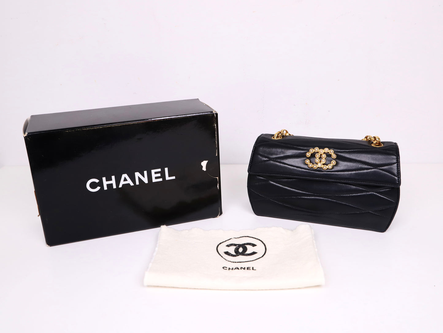 Chanel|珍珠Logo 雕花链条单肩包 黑色2******