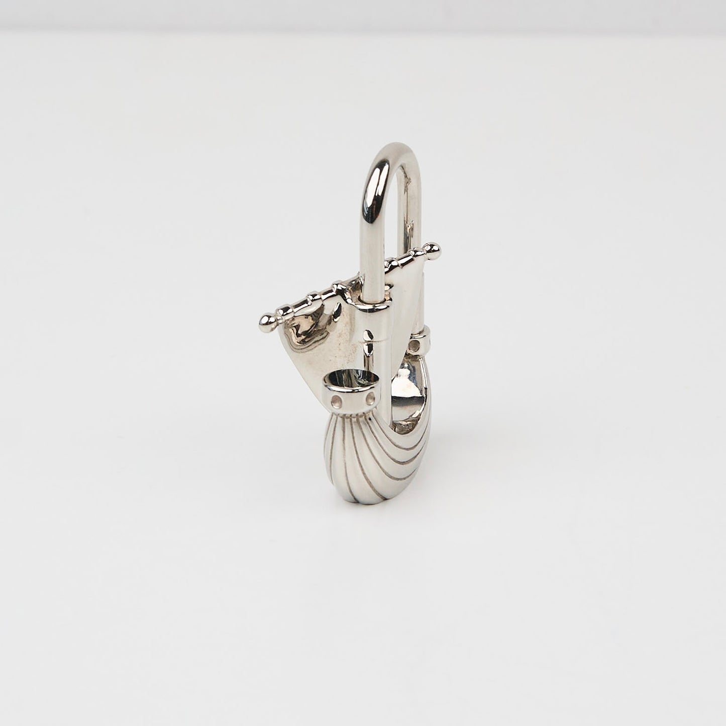 Hermes| Palladium Plated L'Air De Paris Cadena Lock 2006