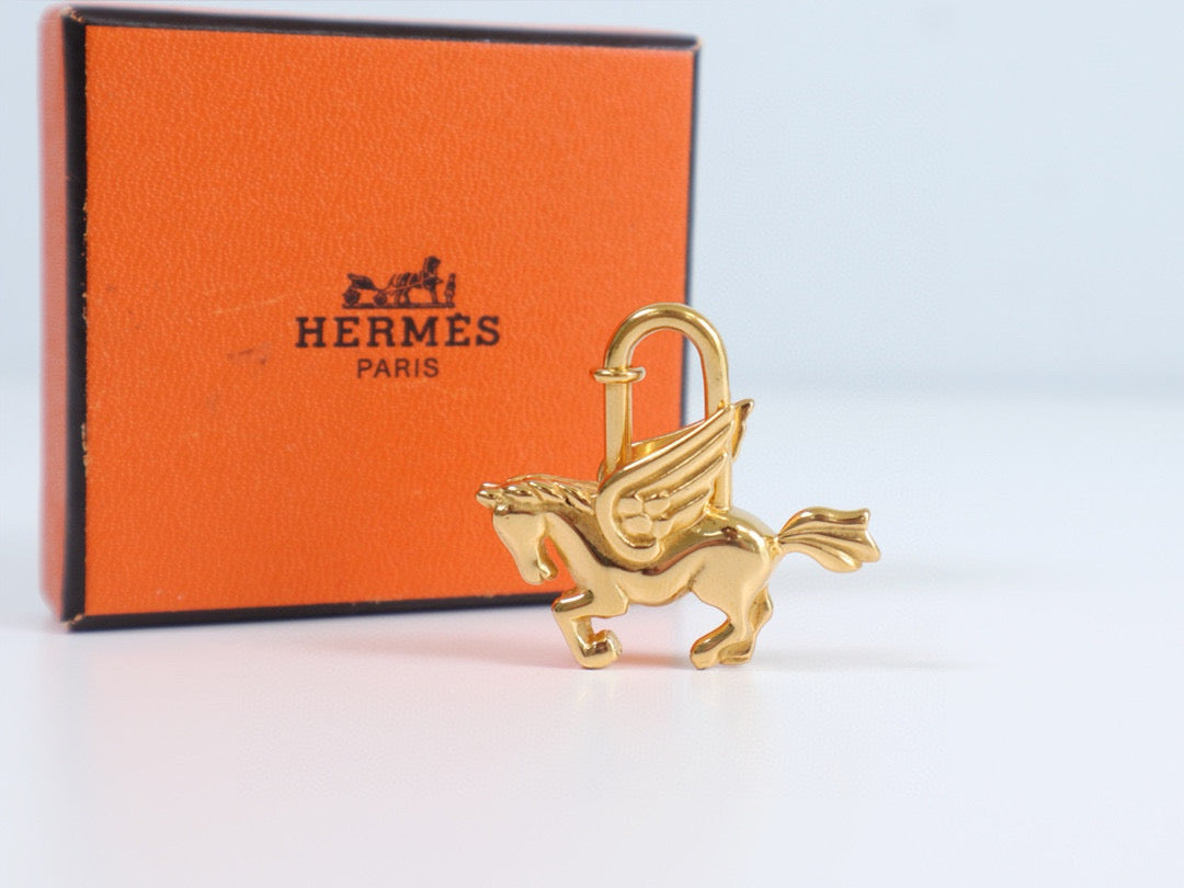 Hermes| Le Cheval Pegasus 1993 Limited Cadena Gold