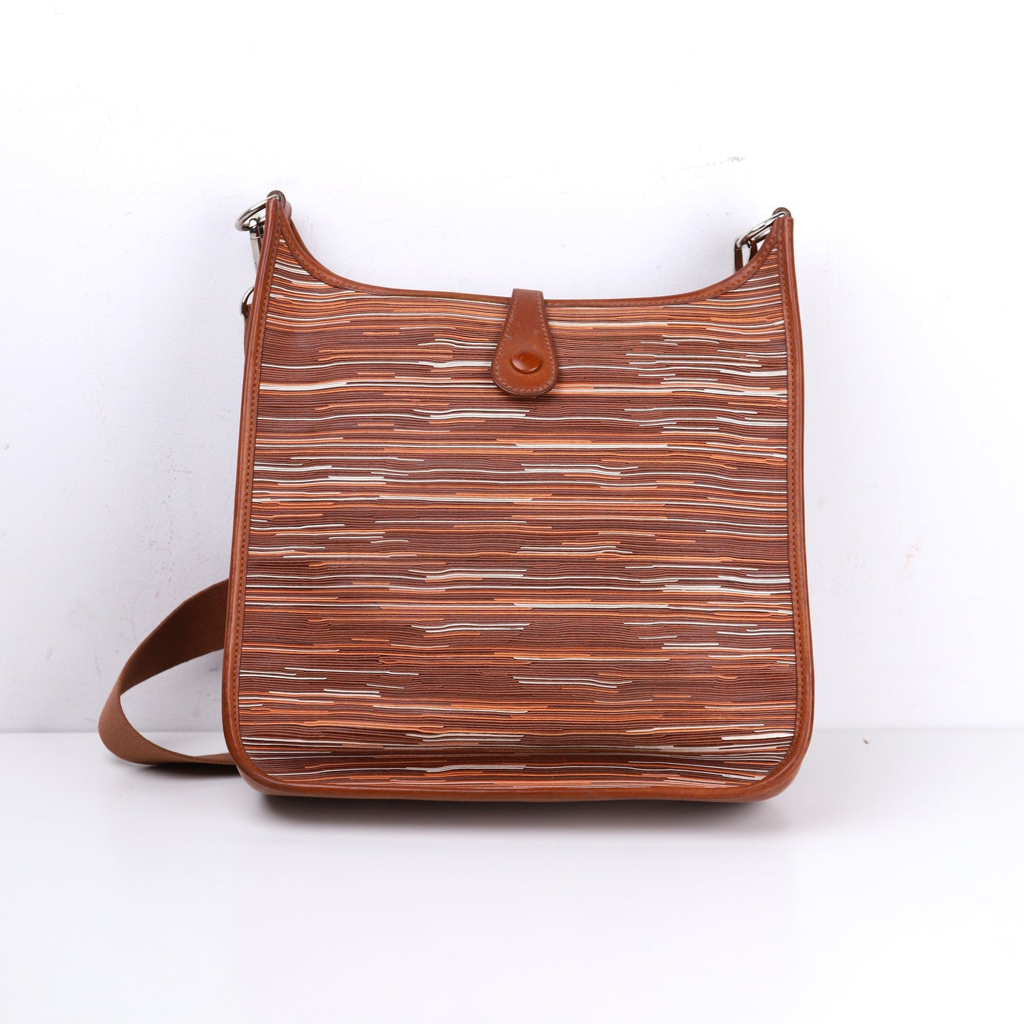 Hermès Evelyne PM shoulder bag in brown Barenia and Vibrato,back view