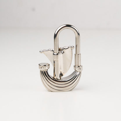 Hermes| Palladium Plated  L'Air De Paris  Cadena Lock 2006