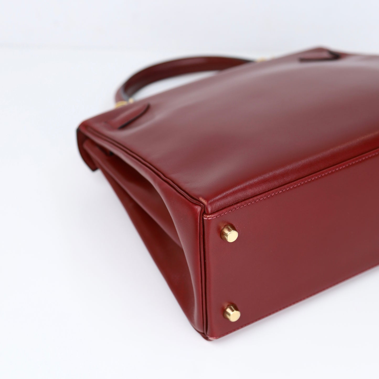 Hermes Kelly 28 Handbag in Box calf  Rouge H 2001,corner3