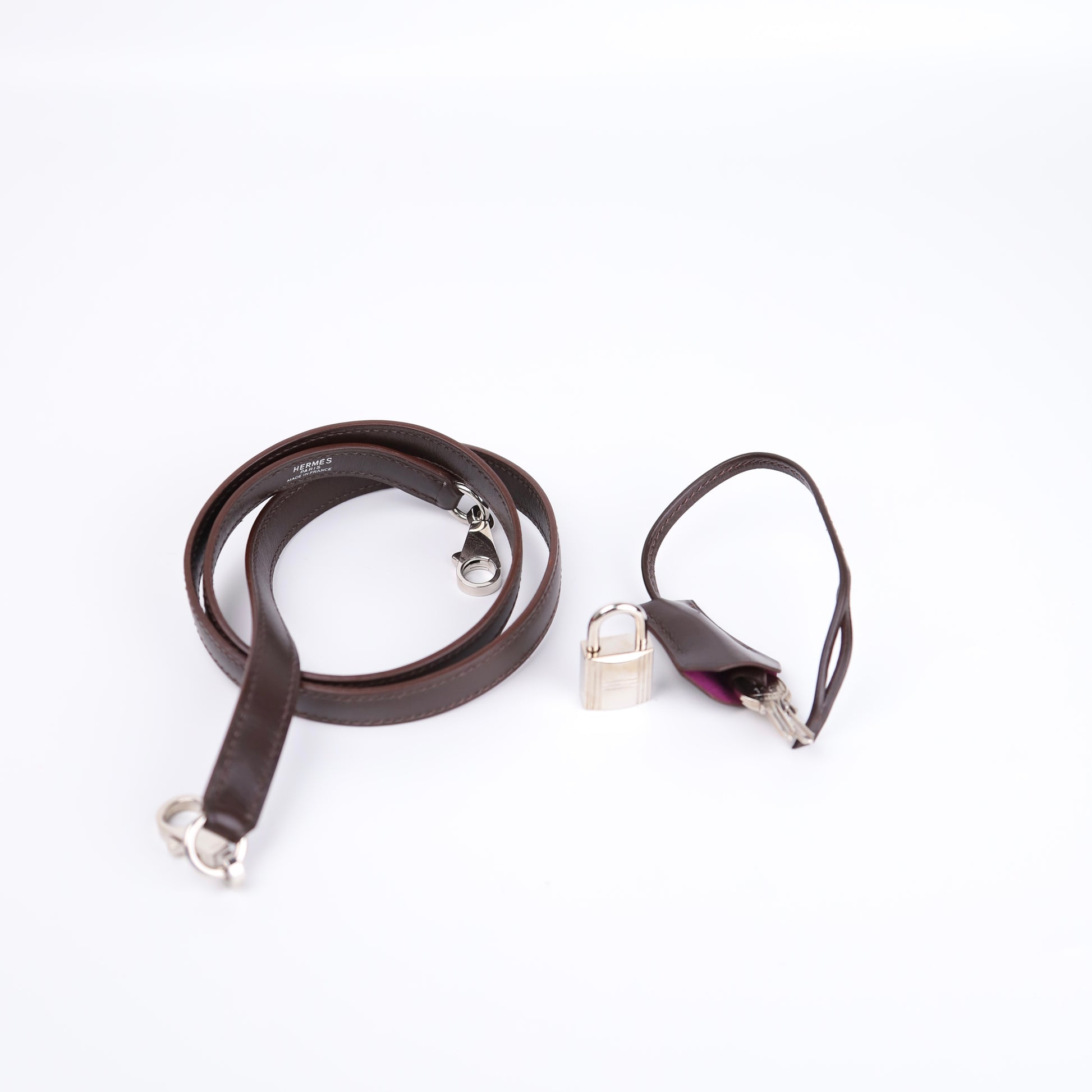Hermes Kelly 32 Handbag in Box Calf Chocolate/Cyclamen 2005, Shoulder strap, Cadena and Clochette