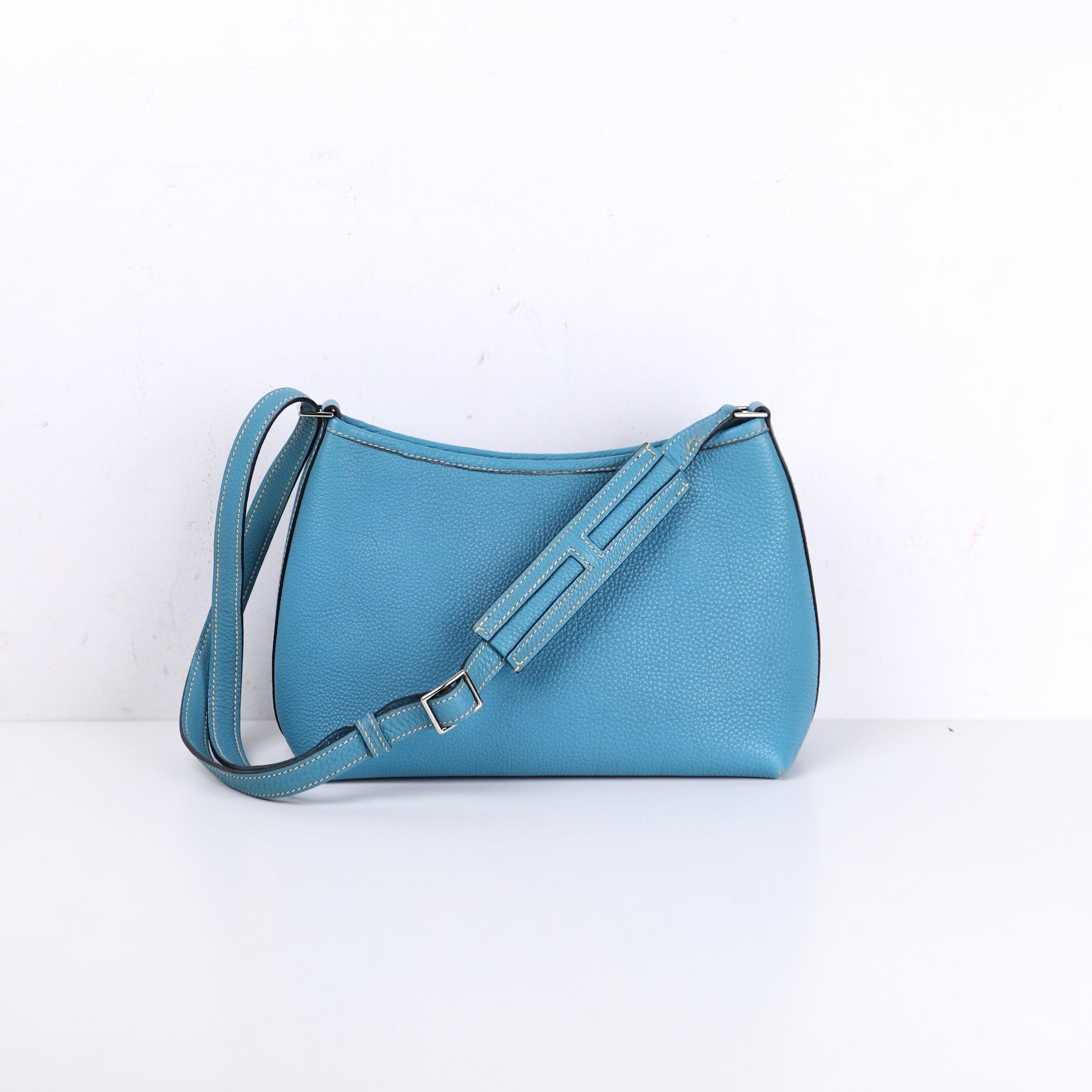 Hermes Berlingot Shoulder Bag in Togo Blue Jean 2003，front view