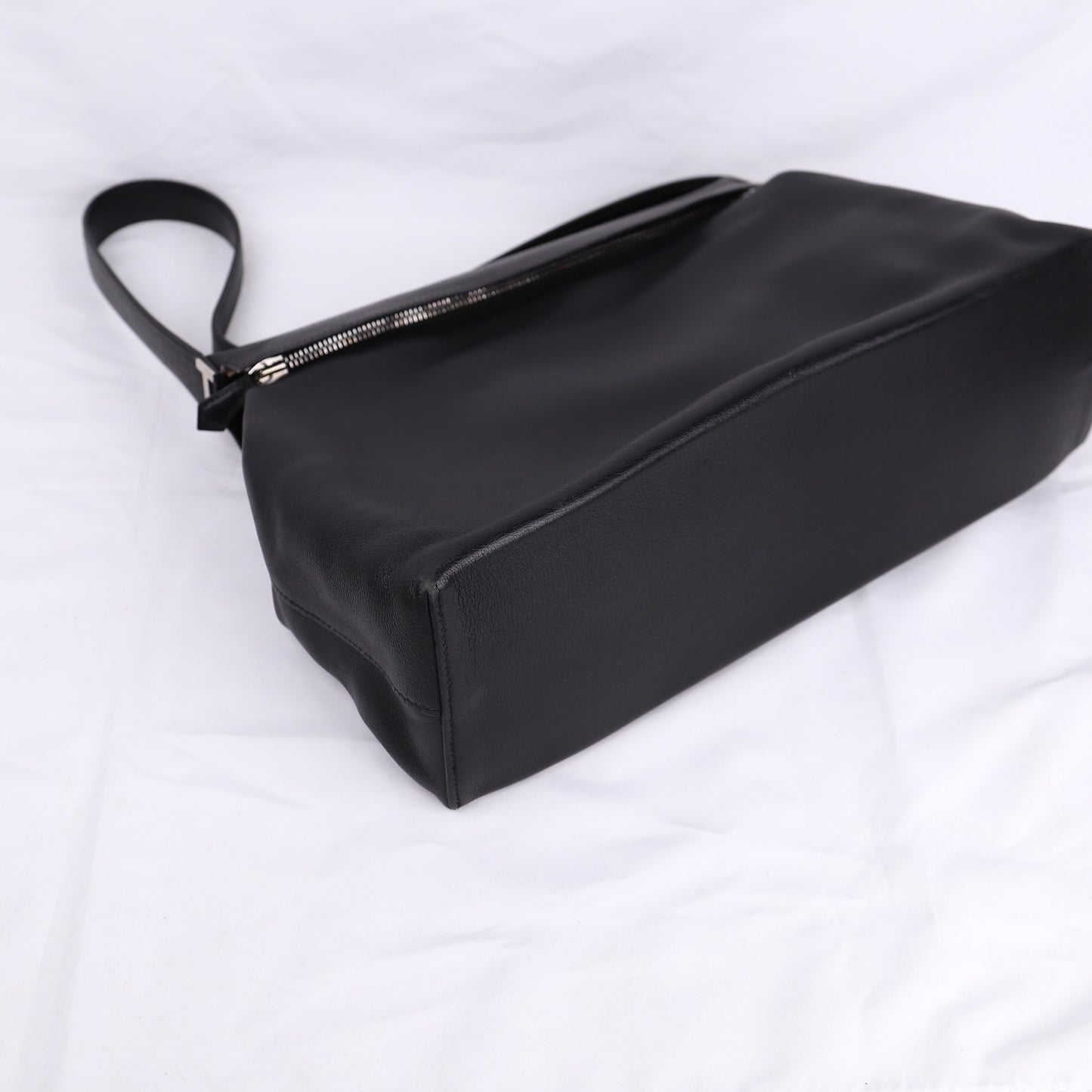 Hermes Yeoh Bag Shoulder bag in Gulliver Black 2001, corner3