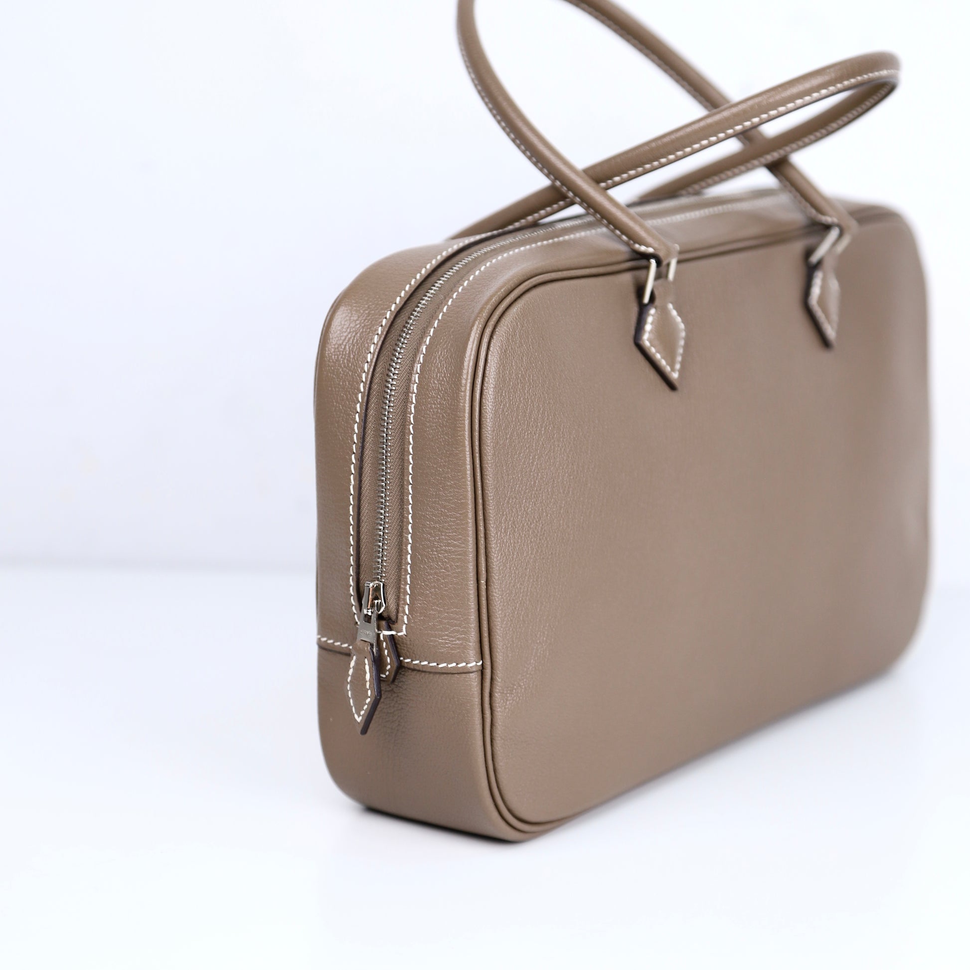 Hermes Plume elan 28 Handbag in Etoupe Chevre/Mysore 2016, left side