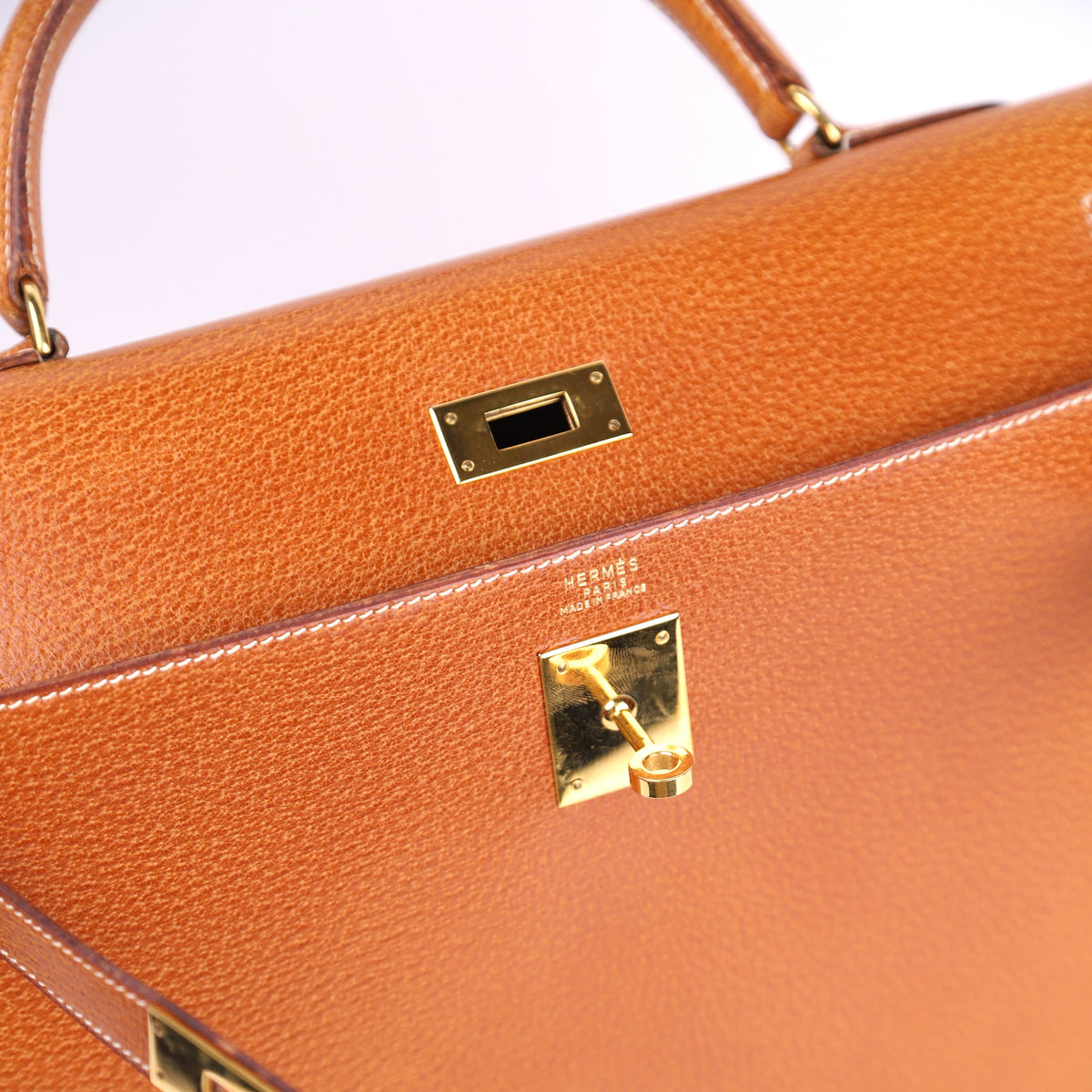 Hermes Kelly 32 in Peau De Porc/Pig Skin Gold 1991 GHW,logo,hardware