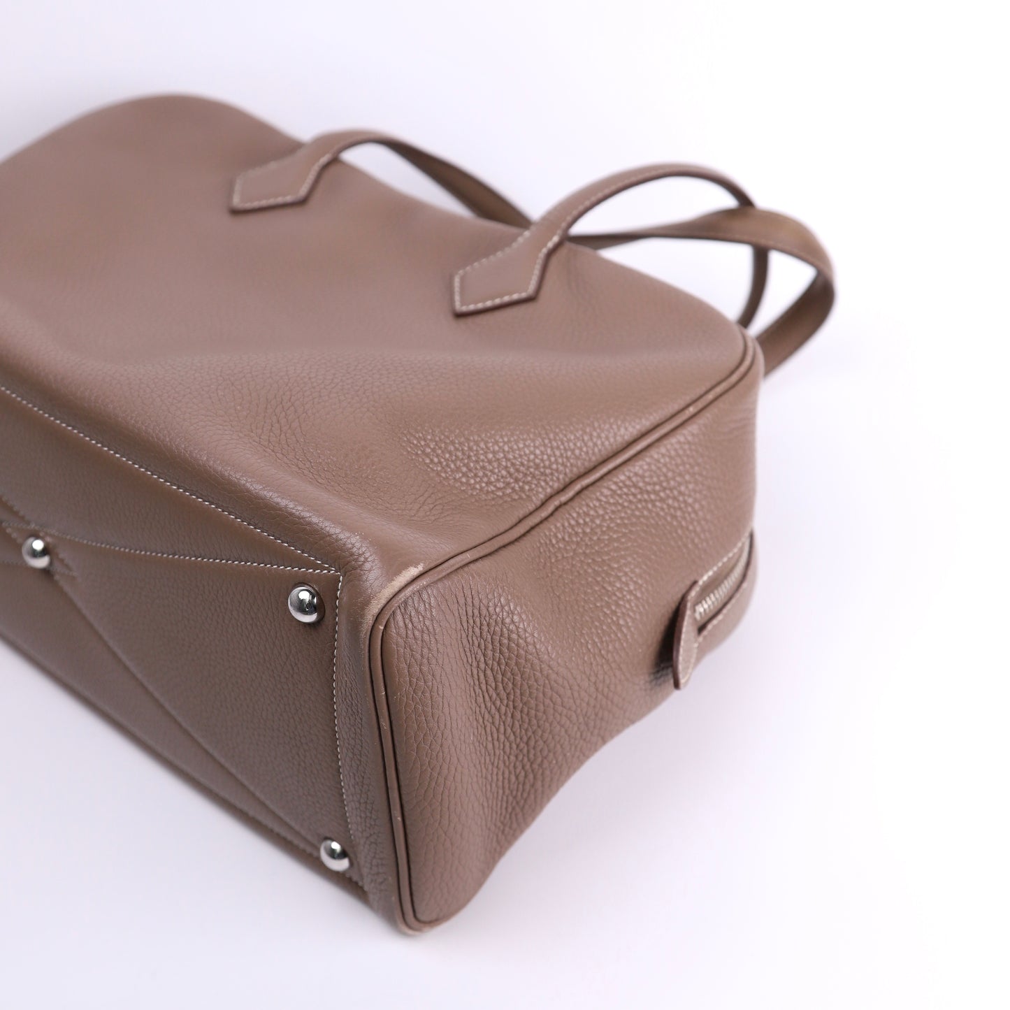 Hermes Victoria 35 Handbag in Taurillon Clemence Etoupe 2015, corner2