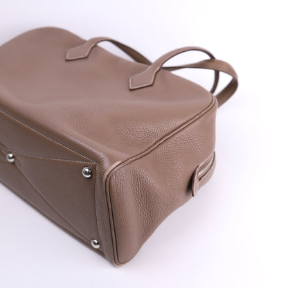 Hermes Victoria 35 Handbag in Taurillon Clemence Etoupe 2015, corner2