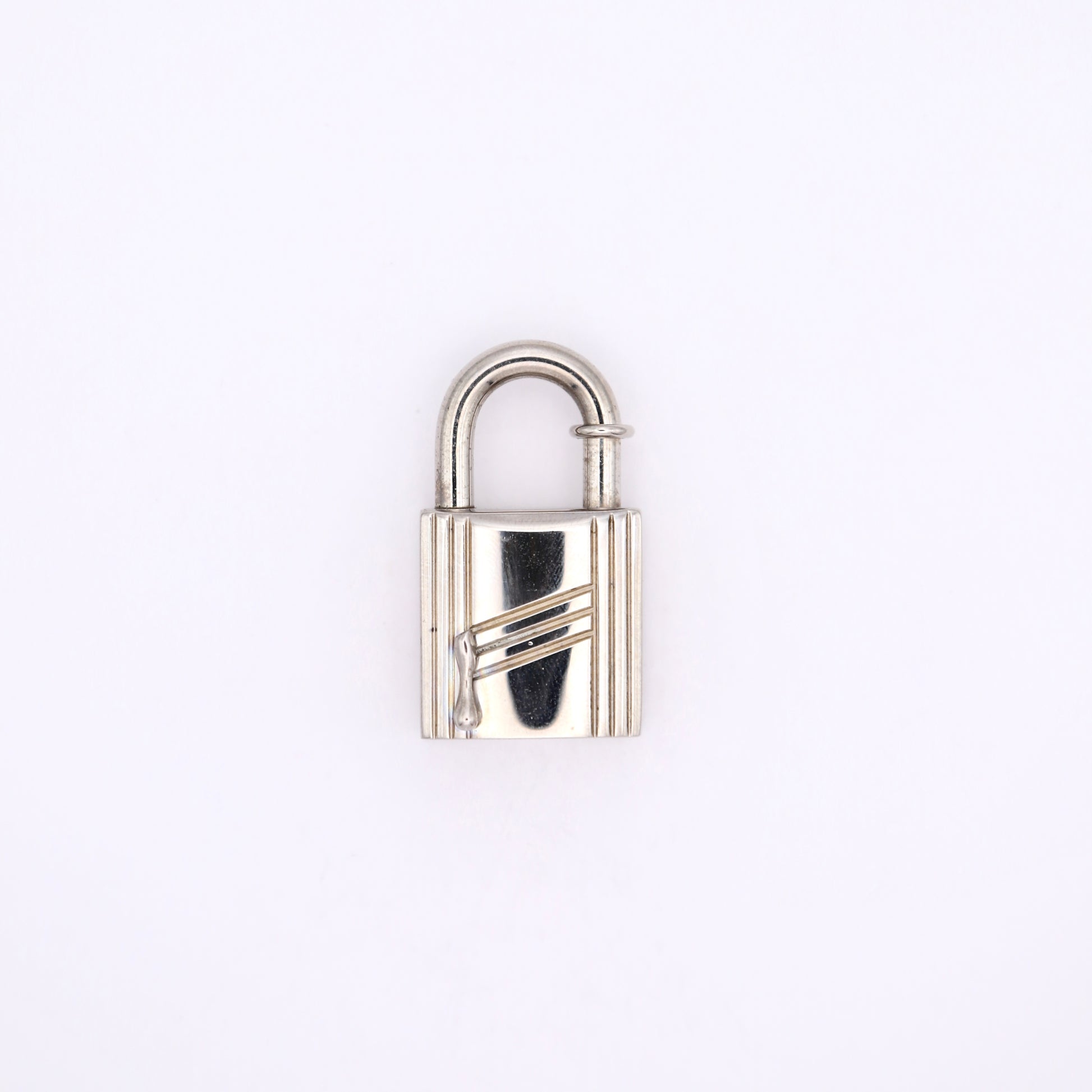 Hermes 1998 Limited Cadena Annee Aebre  Padlock Palladium Plated,front view 1. 