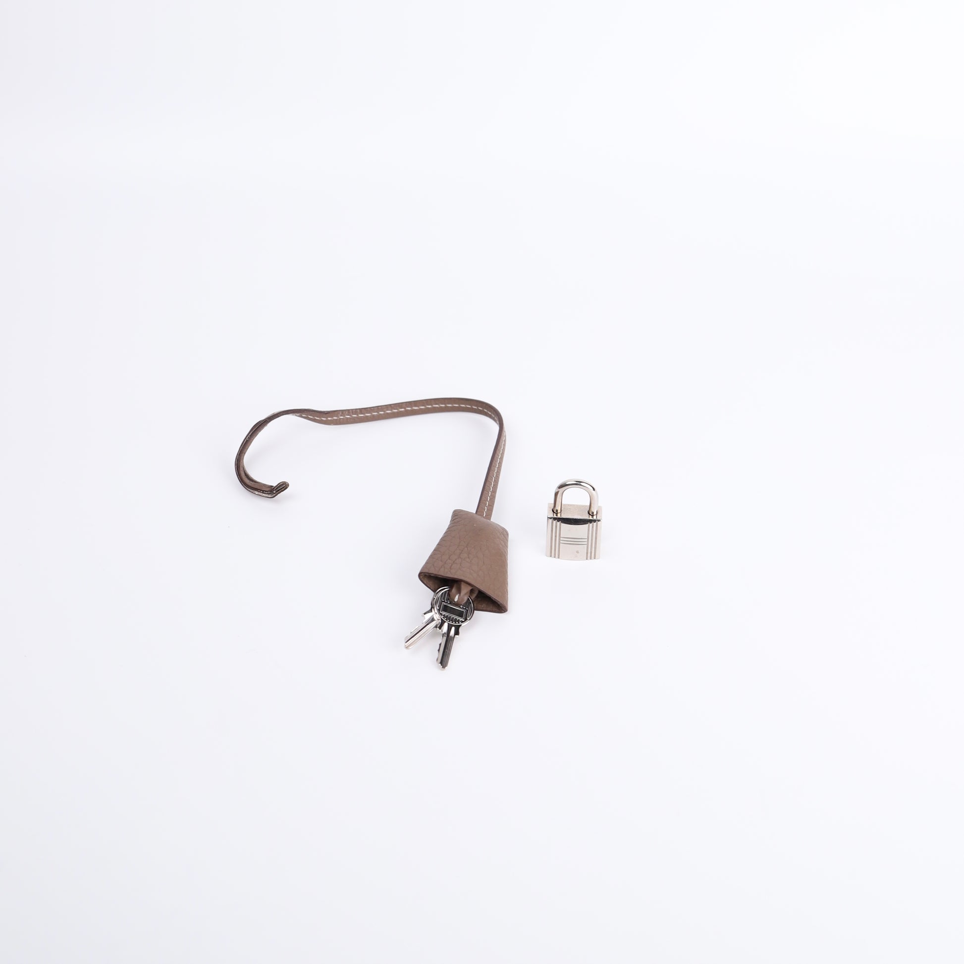 Hermes Victoria 35 Handbag in Taurillon Clemence Etoupe 2015, padlock,  key, clochette