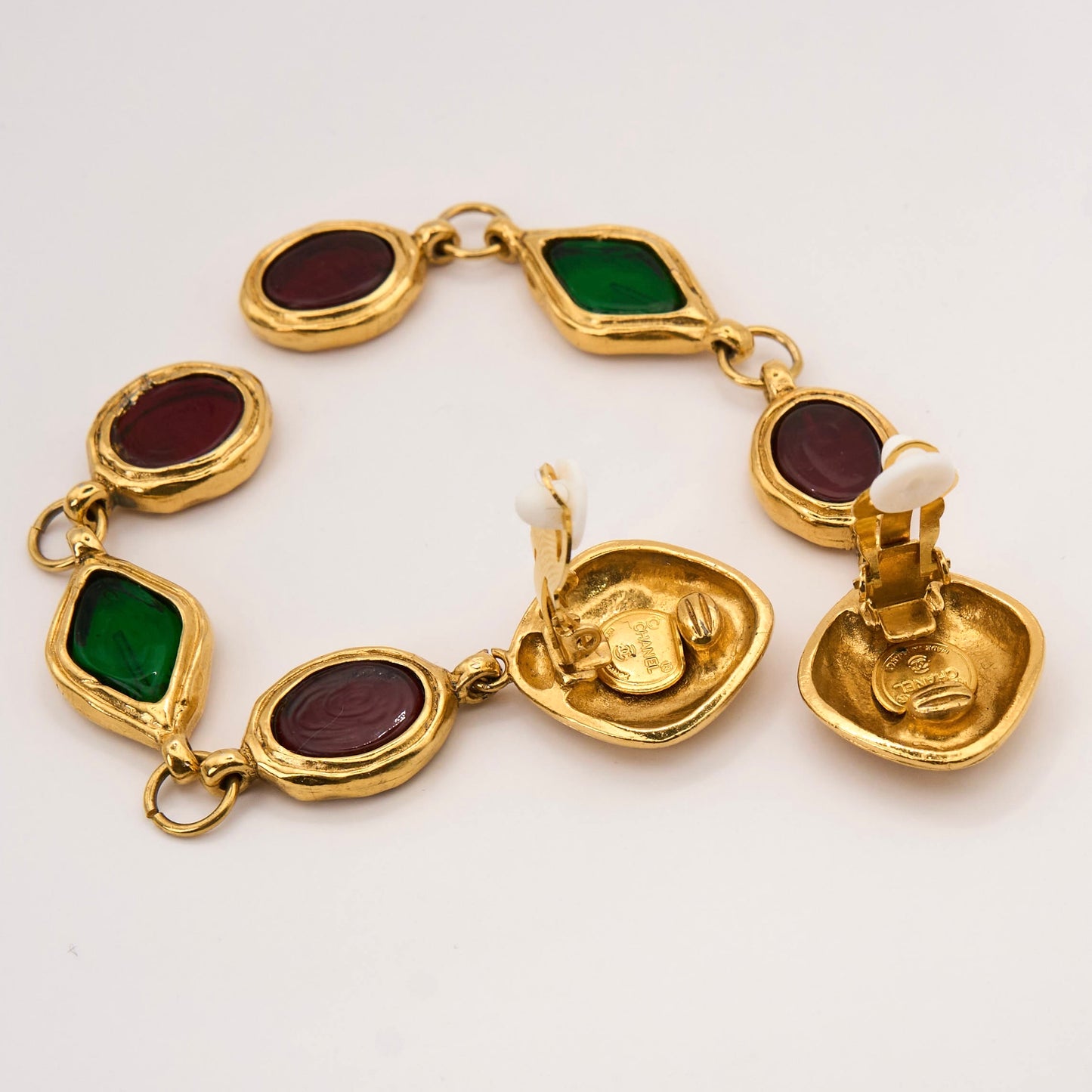 Chanel｜ Vintage Coco Portrait Gripoix Earring
