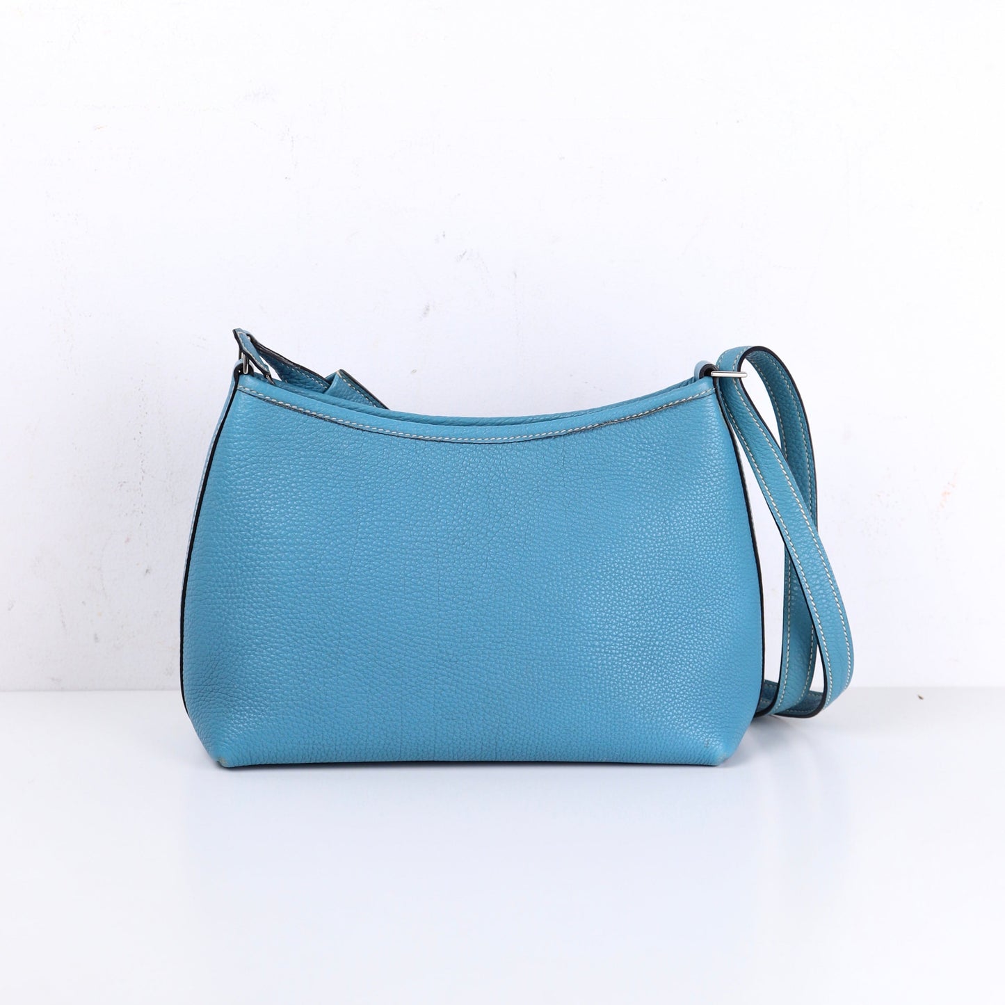 Hermes Berlingot Shoulder Bag in Togo Blue Jean 2003，back view