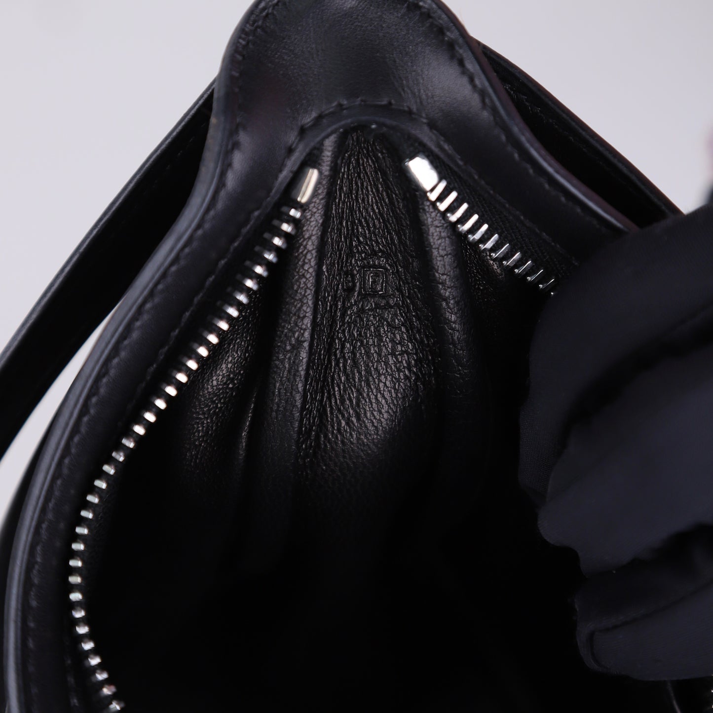 Hermes｜Caporal Handbag Evercalf Black 2002  Margiela