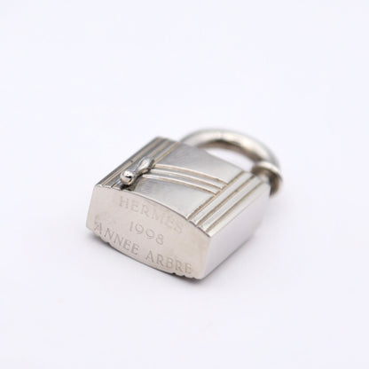 Hermes 1998 Limited Cadena Annee Aebre  Padlock Palladium Plated,bottom view 