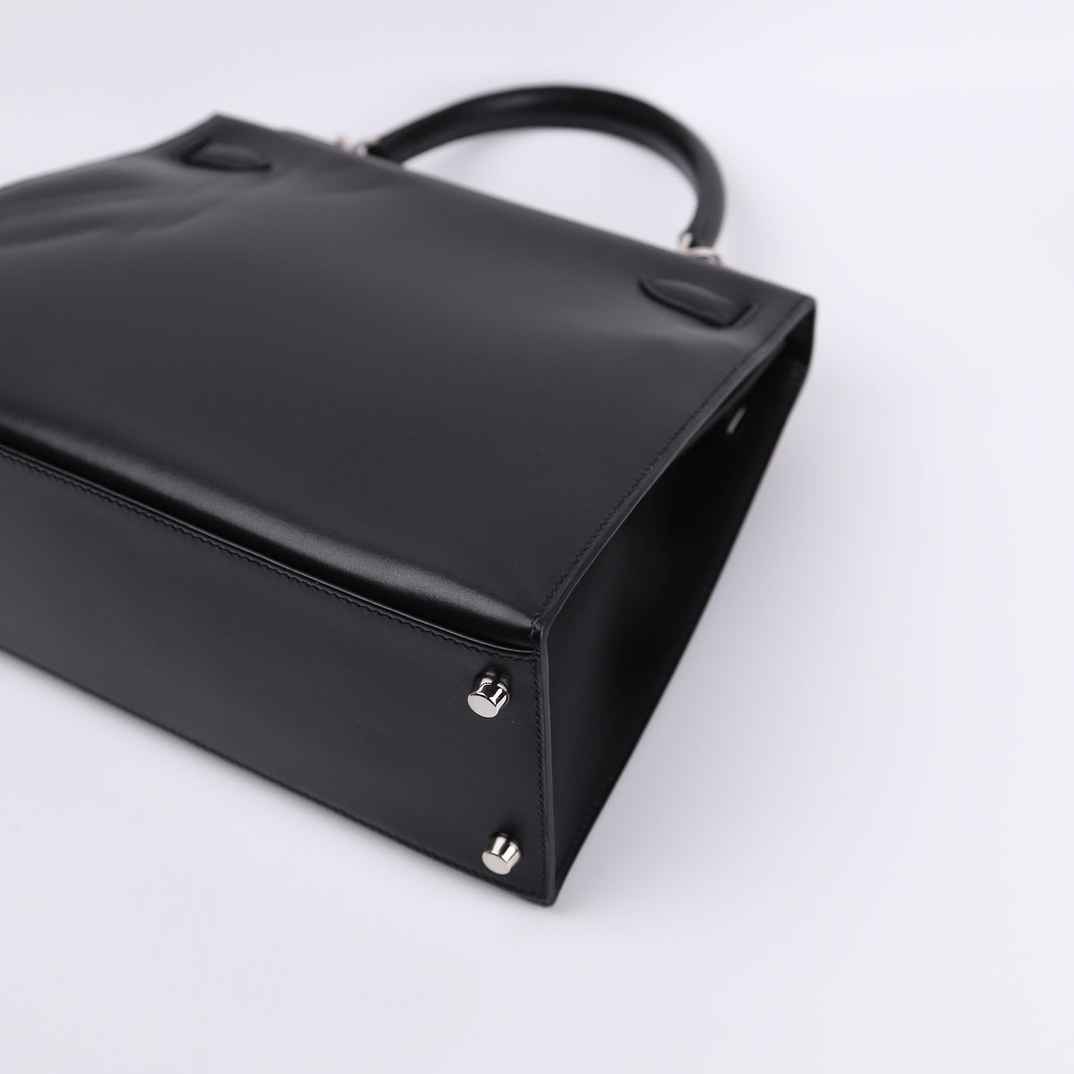 Hermes Kelly 28 Handbag in Box Calf Noir（Black）2006 PHW, corner