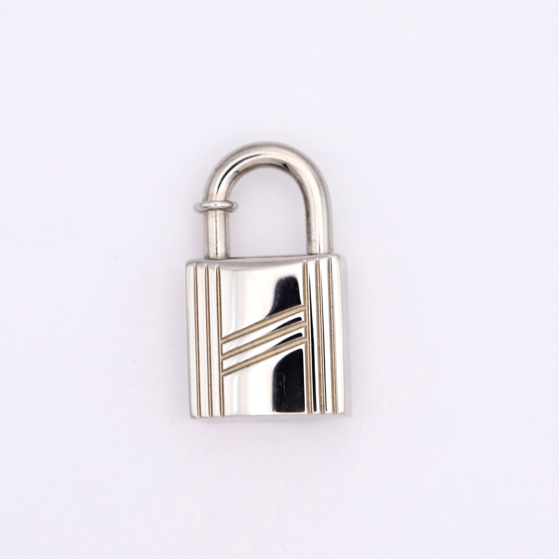 Hermes 1998 Limited Cadena Annee Aebre  Padlock Palladium Plated,back view 