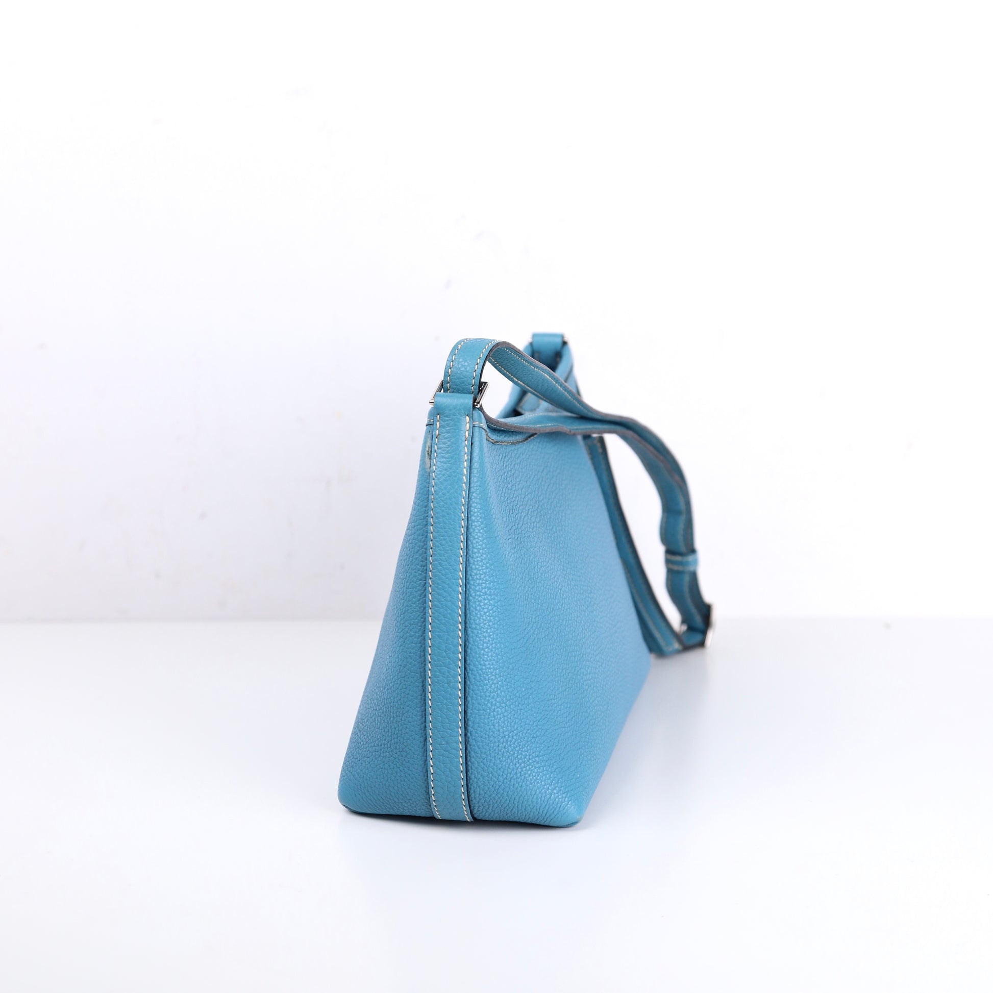 Hermes Berlingot Shoulder Bag in Togo Blue Jean 2003，right view