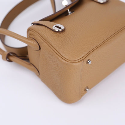 Hermes Lindy Mini in Biscuit Taurillon Clemence Shoulder Bag 2023,corner1