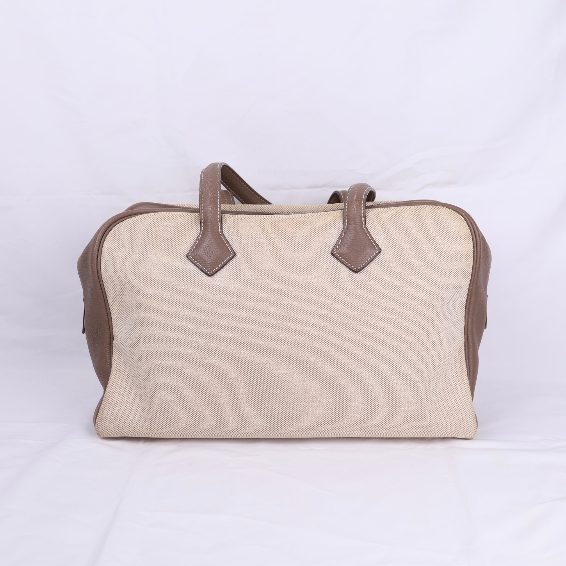 Hermes Victoria 35 Handbag in Taurillon Clemence/Toile Etoupe ,back view 
