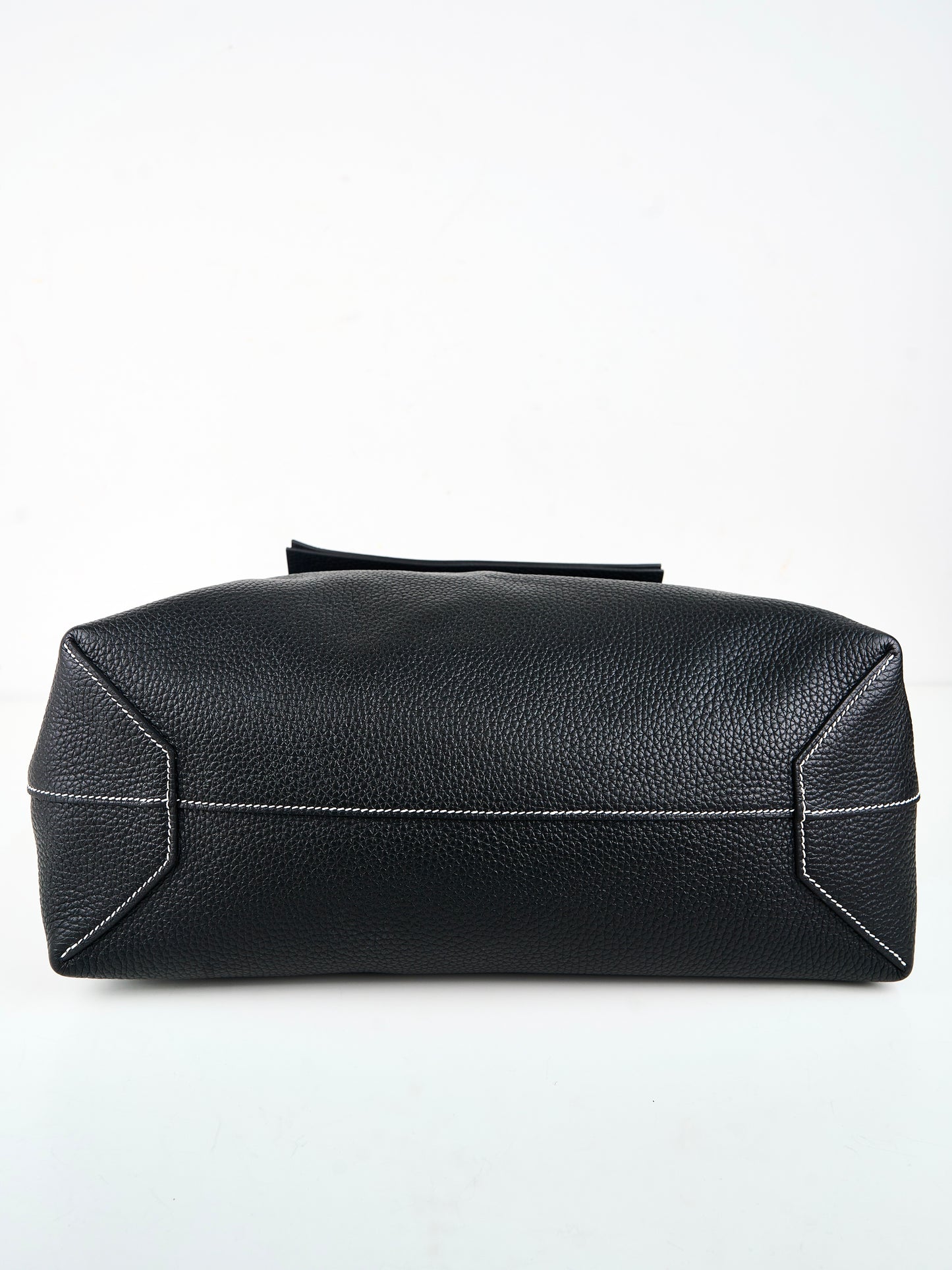 Hermes｜Cabasellier  totebag Black  Taurillon Clemence 2022