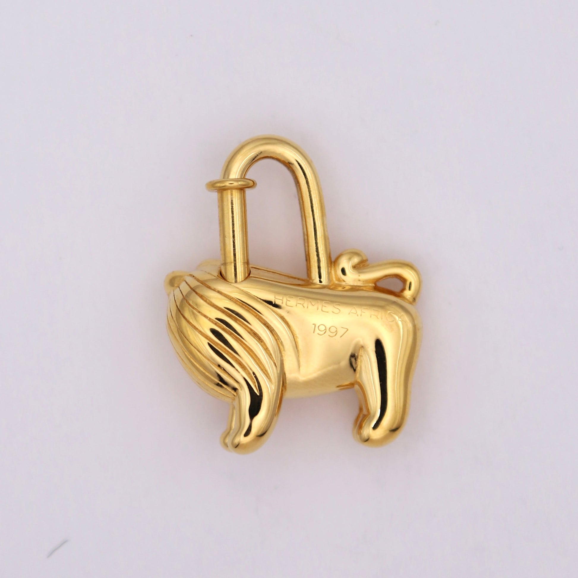 Hermes 1997 Limited Lion Cadena Padlock Gold Plated，back view ，logo