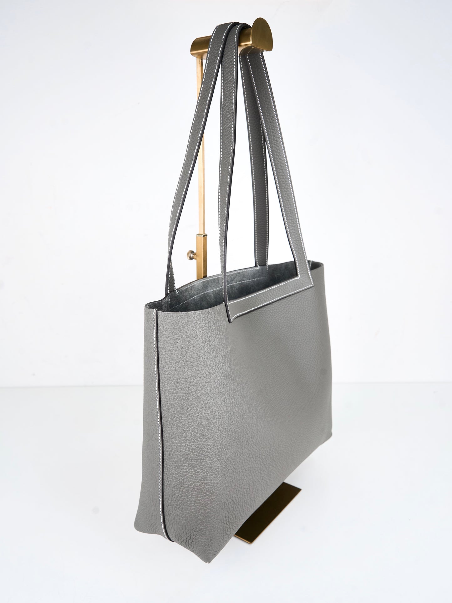 Hermes｜Cabasellier  totebag  Gris Meyer Taurillon Clemence 2022
