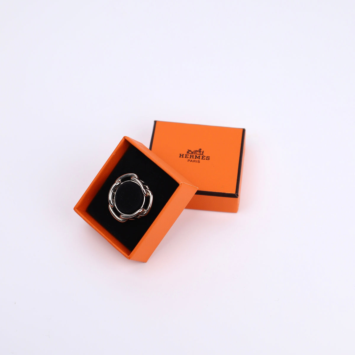 Hermes Sliver Metal Chaine Dancre Ring scarf, full view