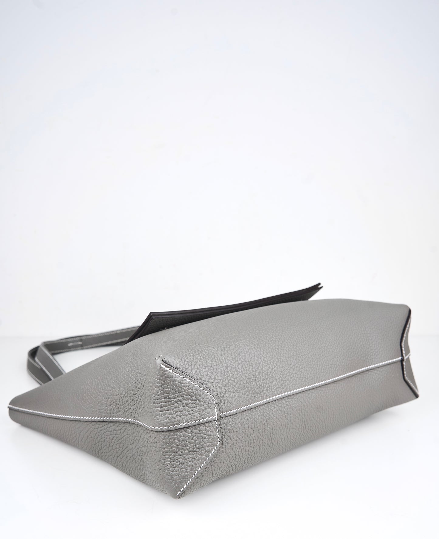 Hermes｜Cabasellier  totebag  Gris Meyer Taurillon Clemence 2022