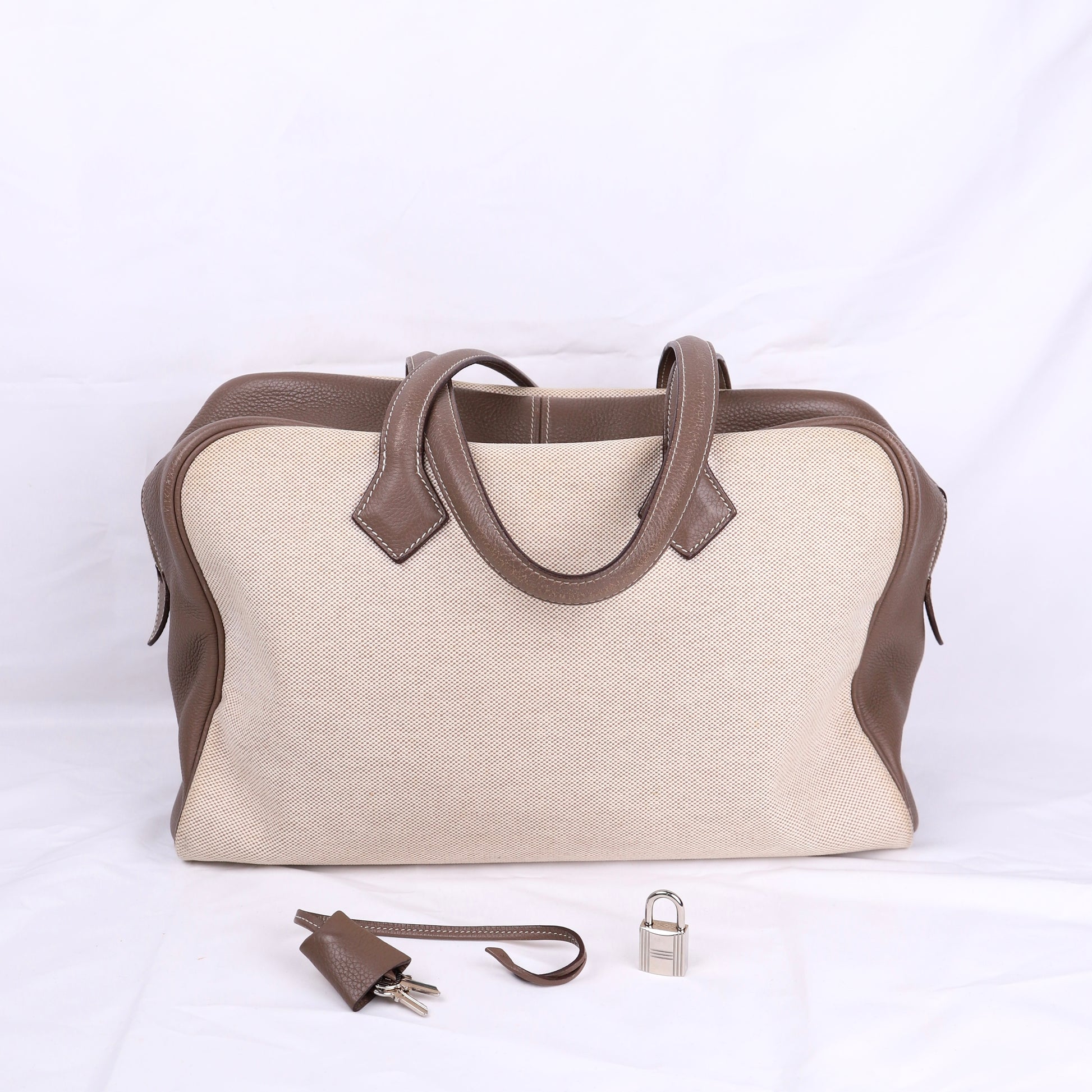Hermes Victoria 35 Handbag in Taurillon Clemence/Toile Etoupe ,full view