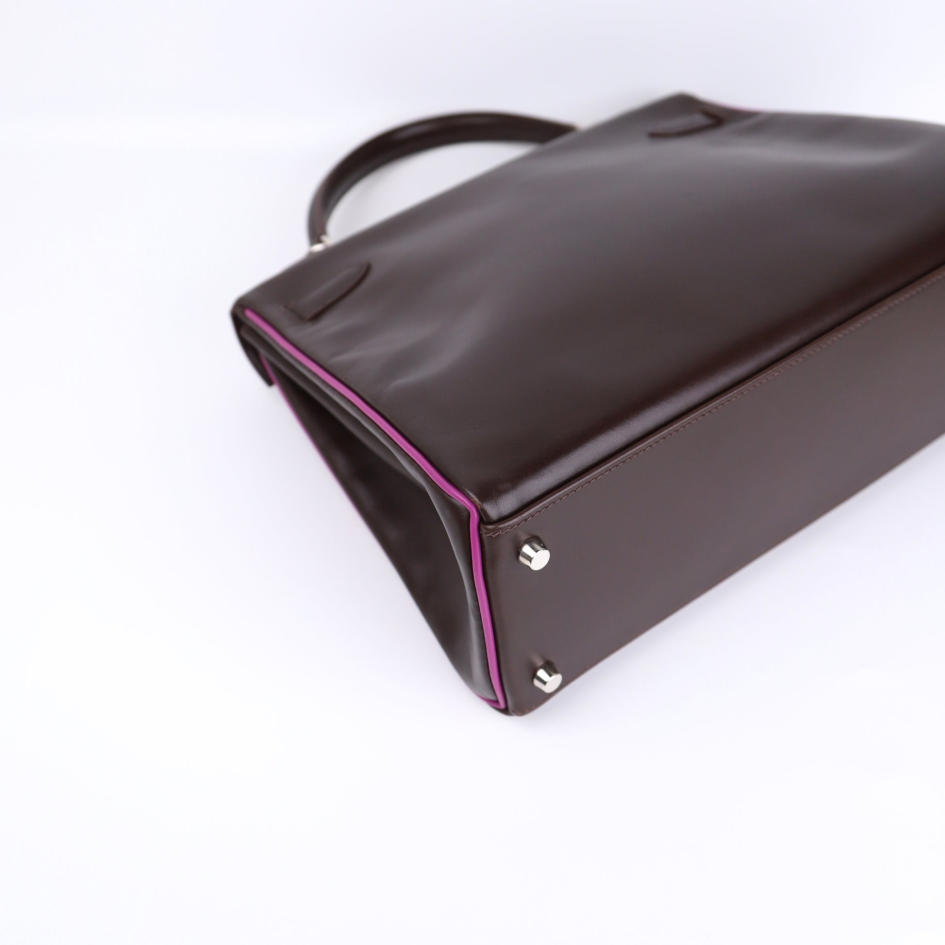 Hermes Kelly 32 Handbag in Box Calf Chocolate/Cyclamen 2005,corner3