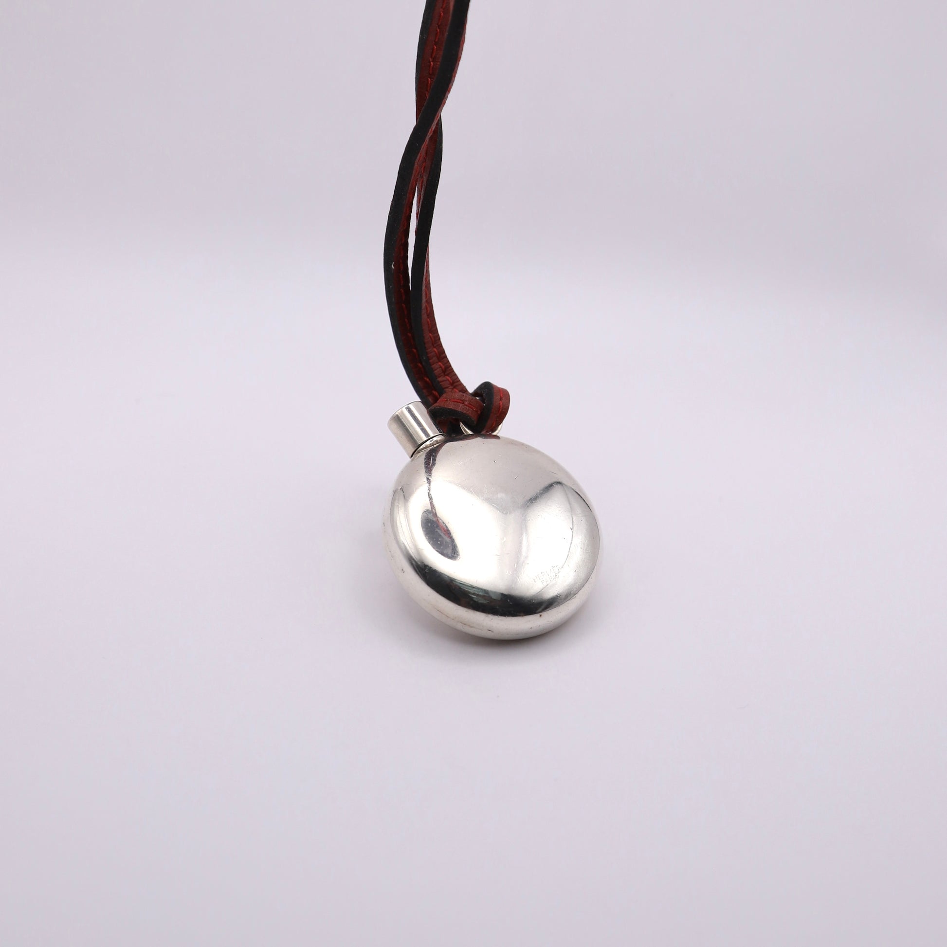 Hermes 2004 Limited Sterling Silver Perfume Bottle Pendant Necklace， front view