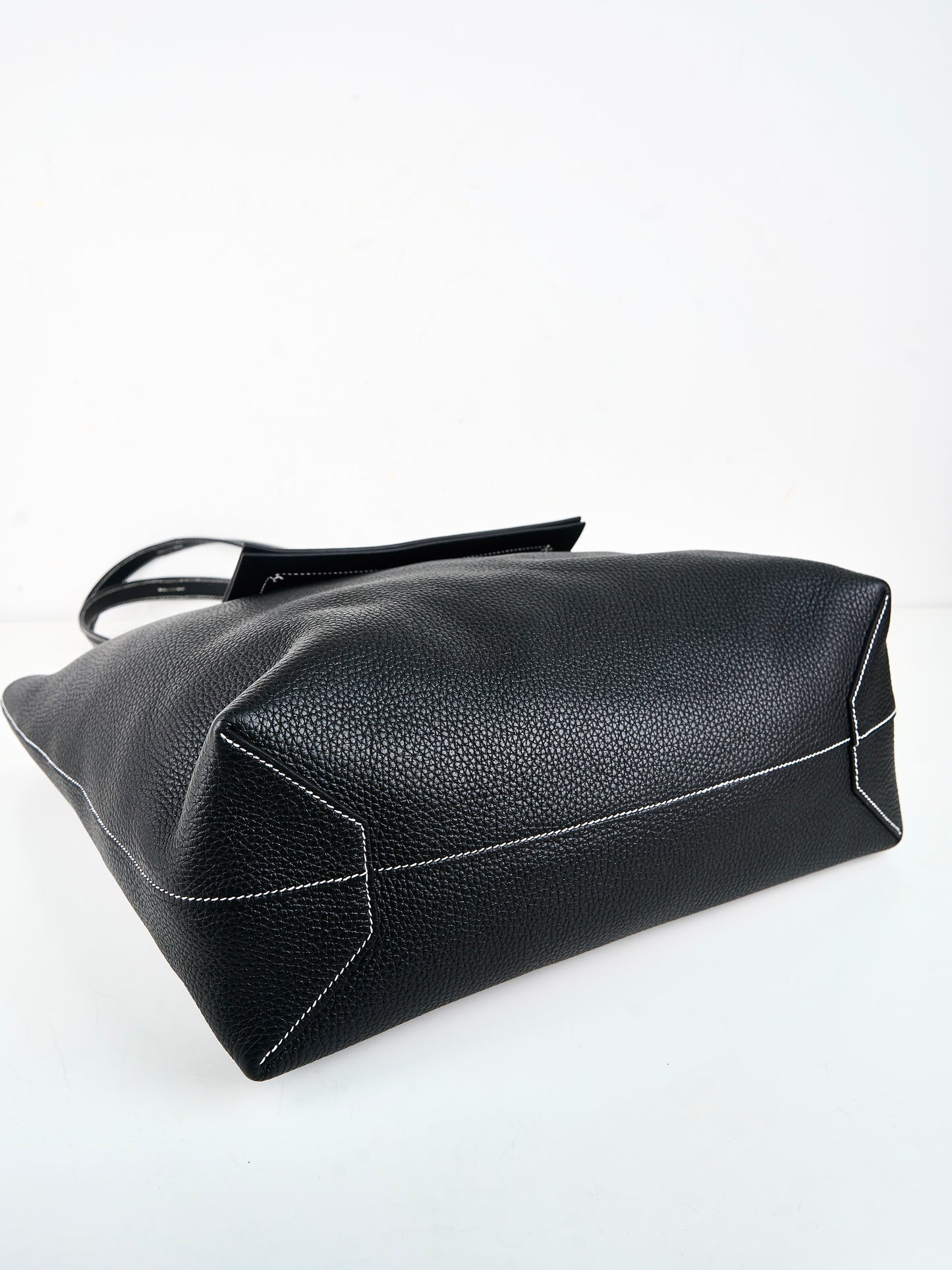 Hermes｜Cabasellier  totebag Black  Taurillon Clemence 2022