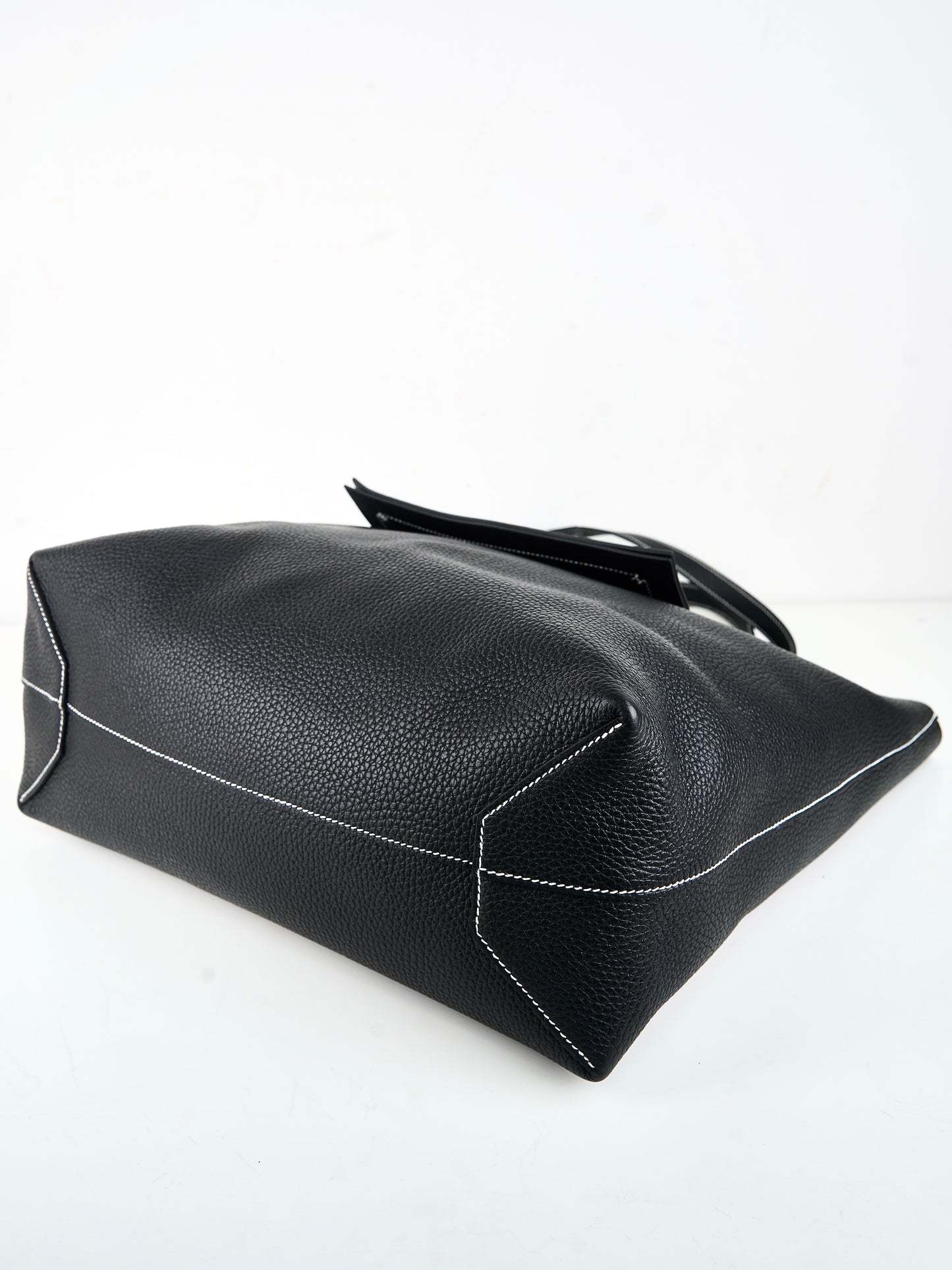 Hermes｜Cabasellier  totebag Black  Taurillon Clemence 2022