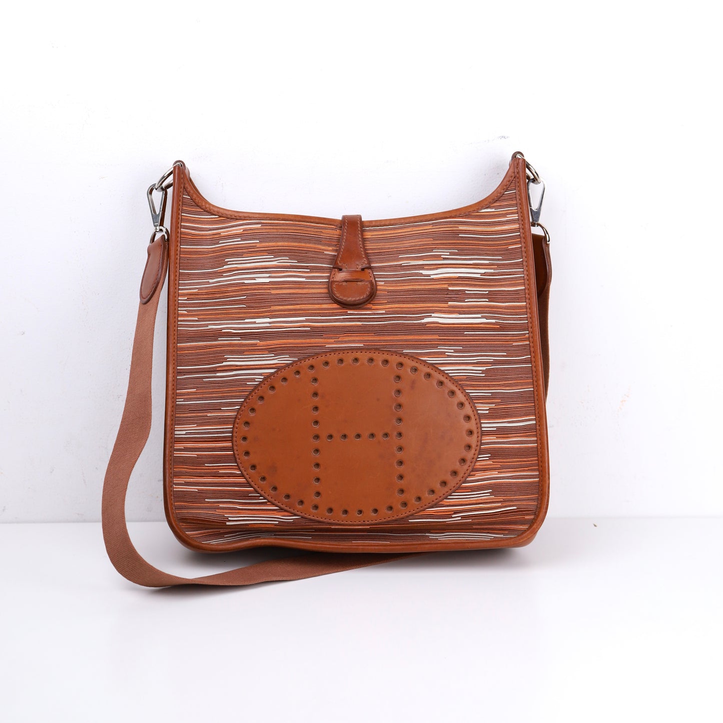 Hermès Evelyne PM brown shoulder bag overall view, Rank B pre-owned condition