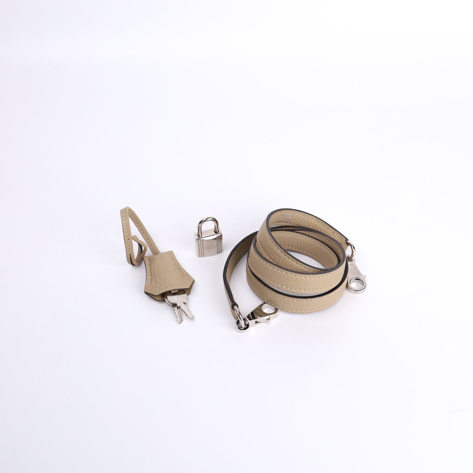 Hermes Kelly 28 Handbag in Togo Trench 2017, shoulder strap, padlock ,key,clochette