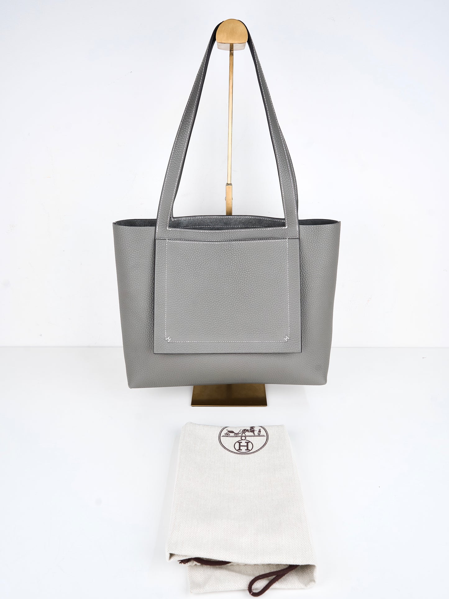 Hermes｜Cabasellier  totebag  Gris Meyer Taurillon Clemence 2022