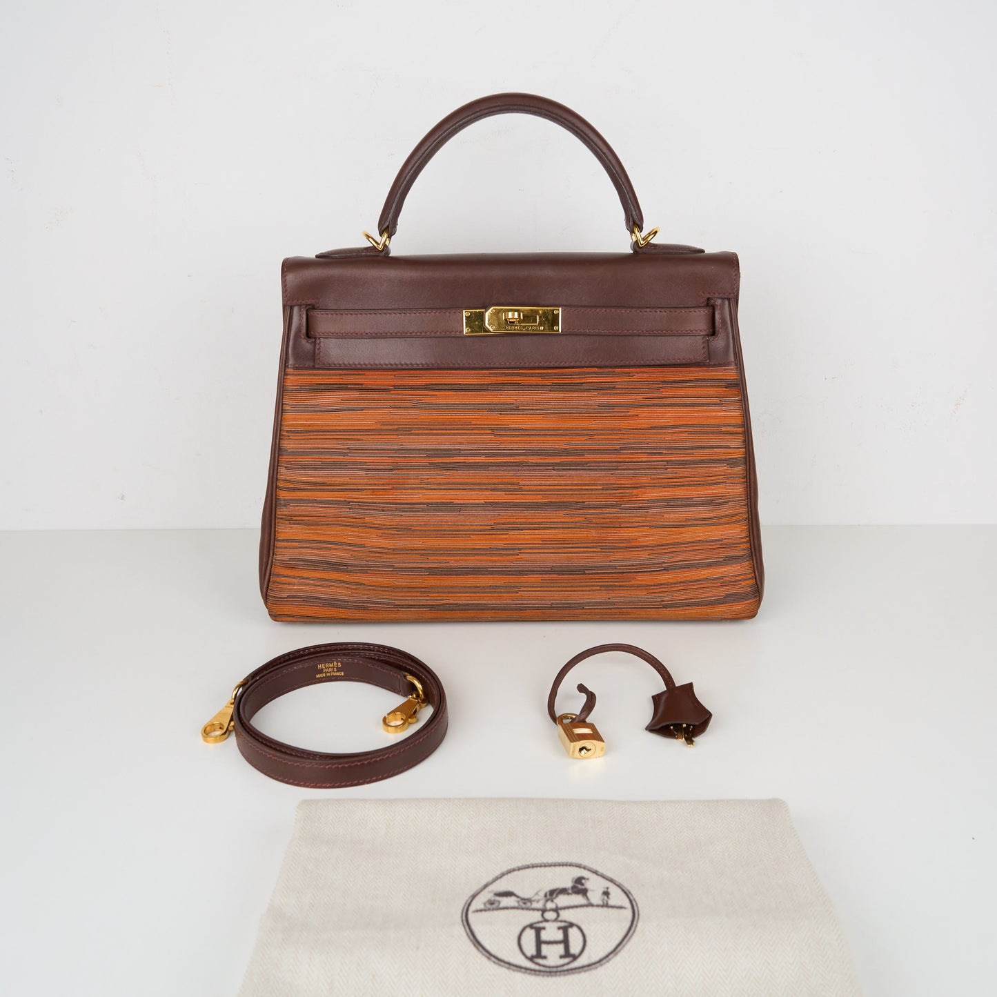 Hermes｜ Kelly 32 Handbag  Box  Calf  Vibrato 2002