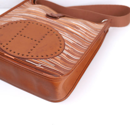 Hermès Evelyne PM shoulder bag, corner view 1