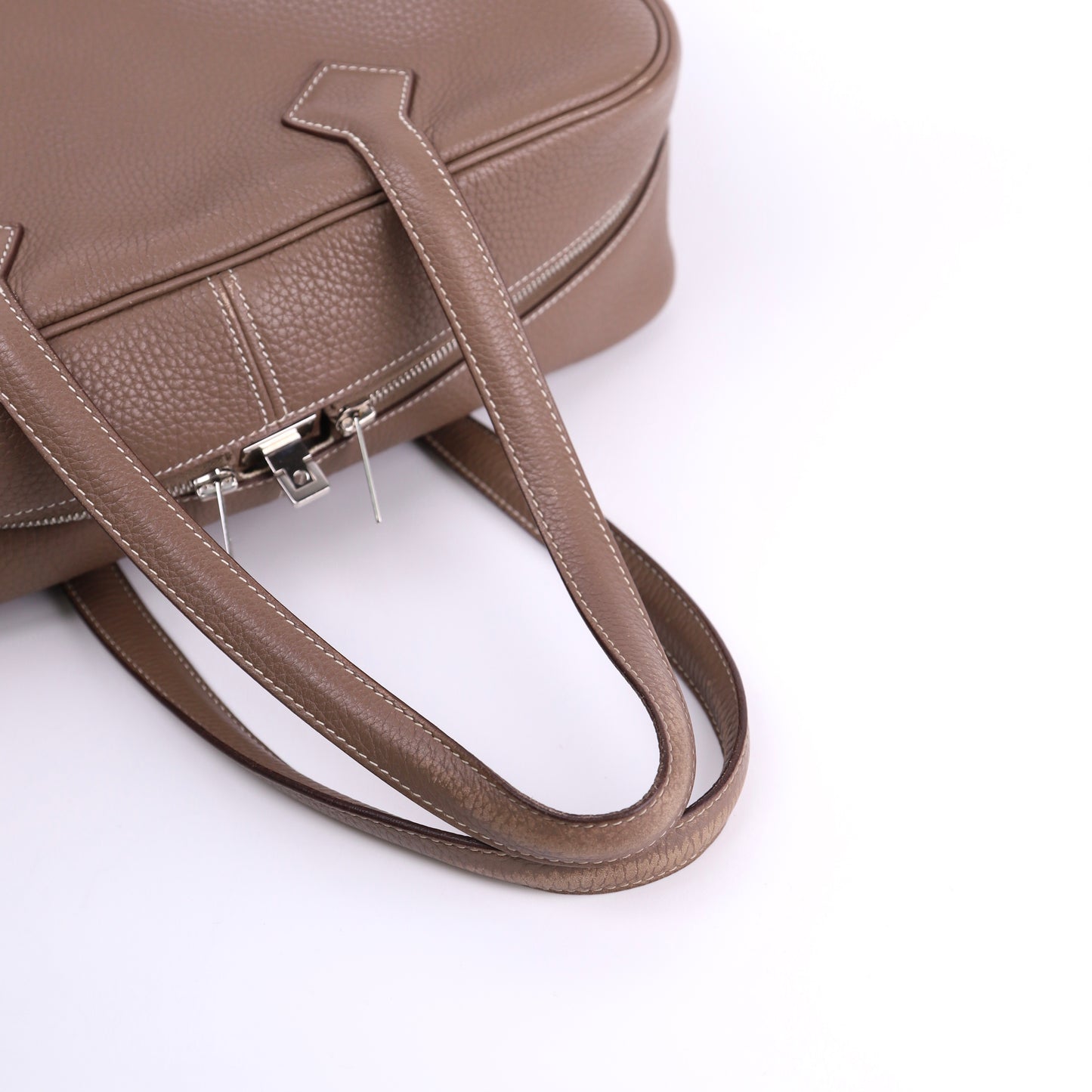 Hermes Victoria 35 Handbag in Taurillon Clemence Etoupe 2015,handle