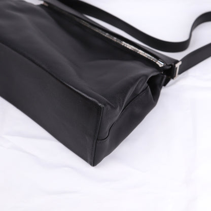 Hermes Yeoh Bag Shoulder bag in Gulliver Black 2001, corner2